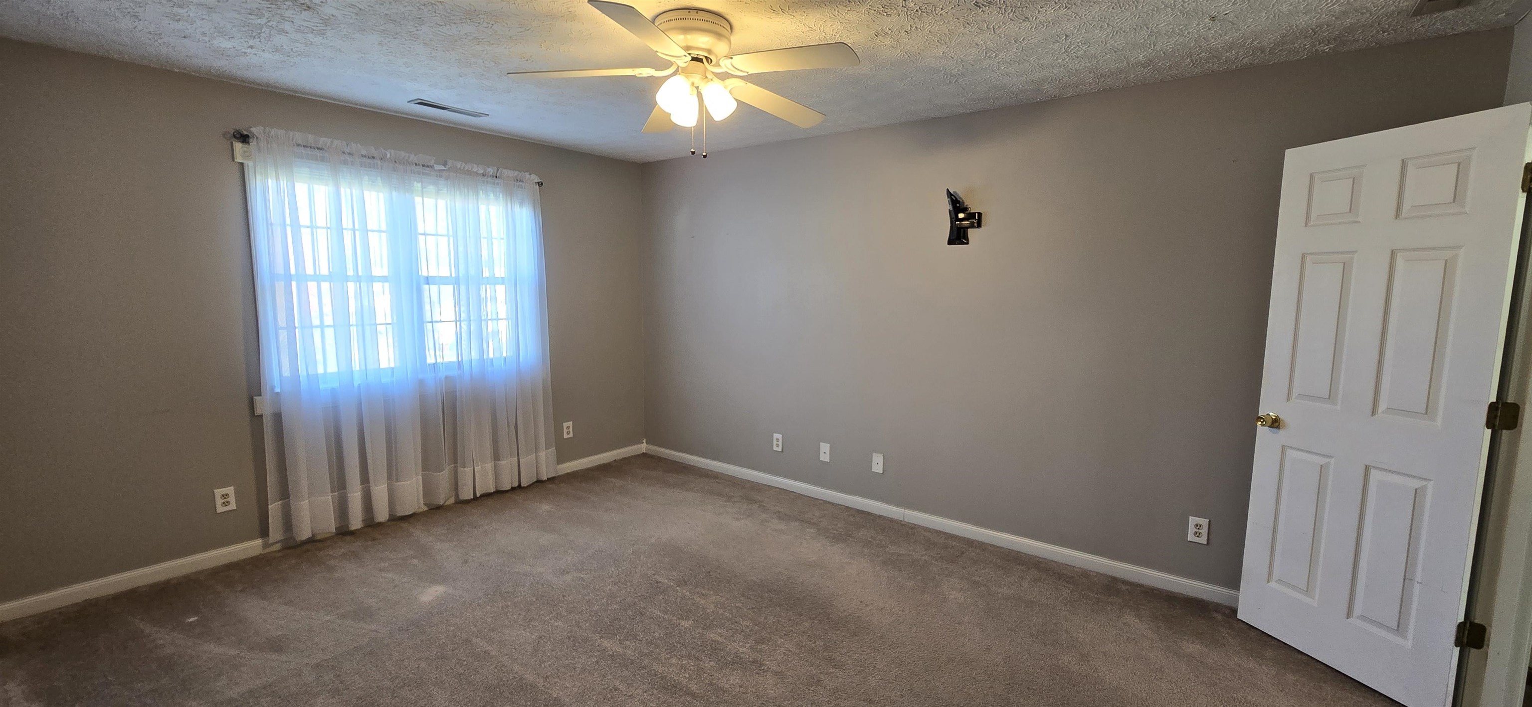 611 Avery Ct