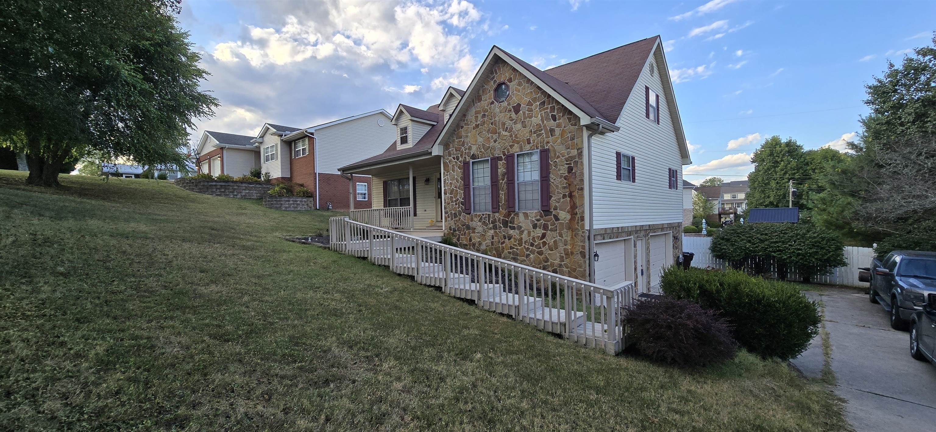 611 Avery Ct