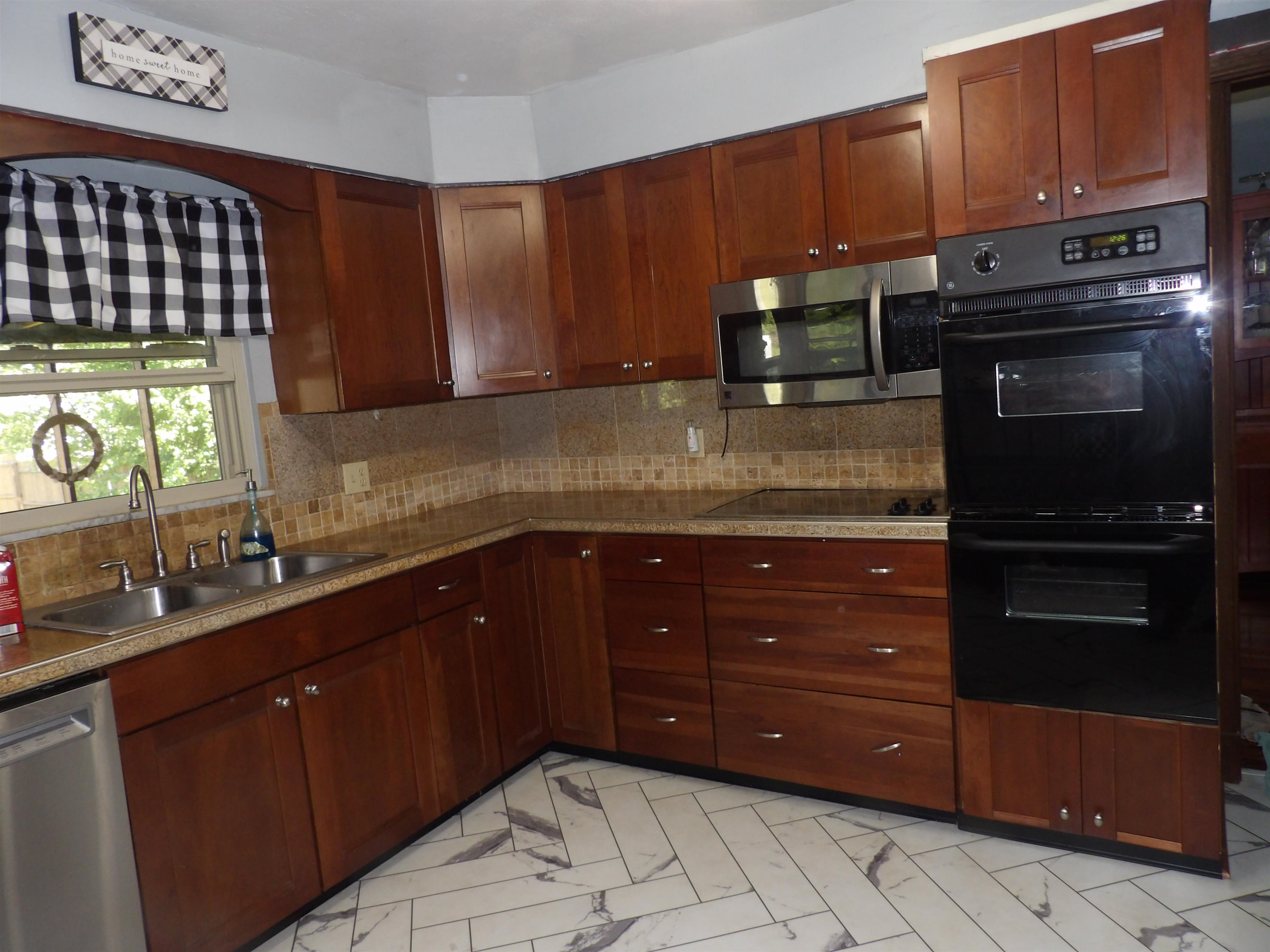 https://zimg.paragon.ice.com/ParagonImages/Property/PH/AABRKY/59529/7/0/0/85fb37ebbda2ed97ddb98ebe4b47d385/0/ee1a396ad413a40afb3c720ef9b0fe99/59529-1c1e64d6-2d24-4d63-a886-452e57021910.JPG