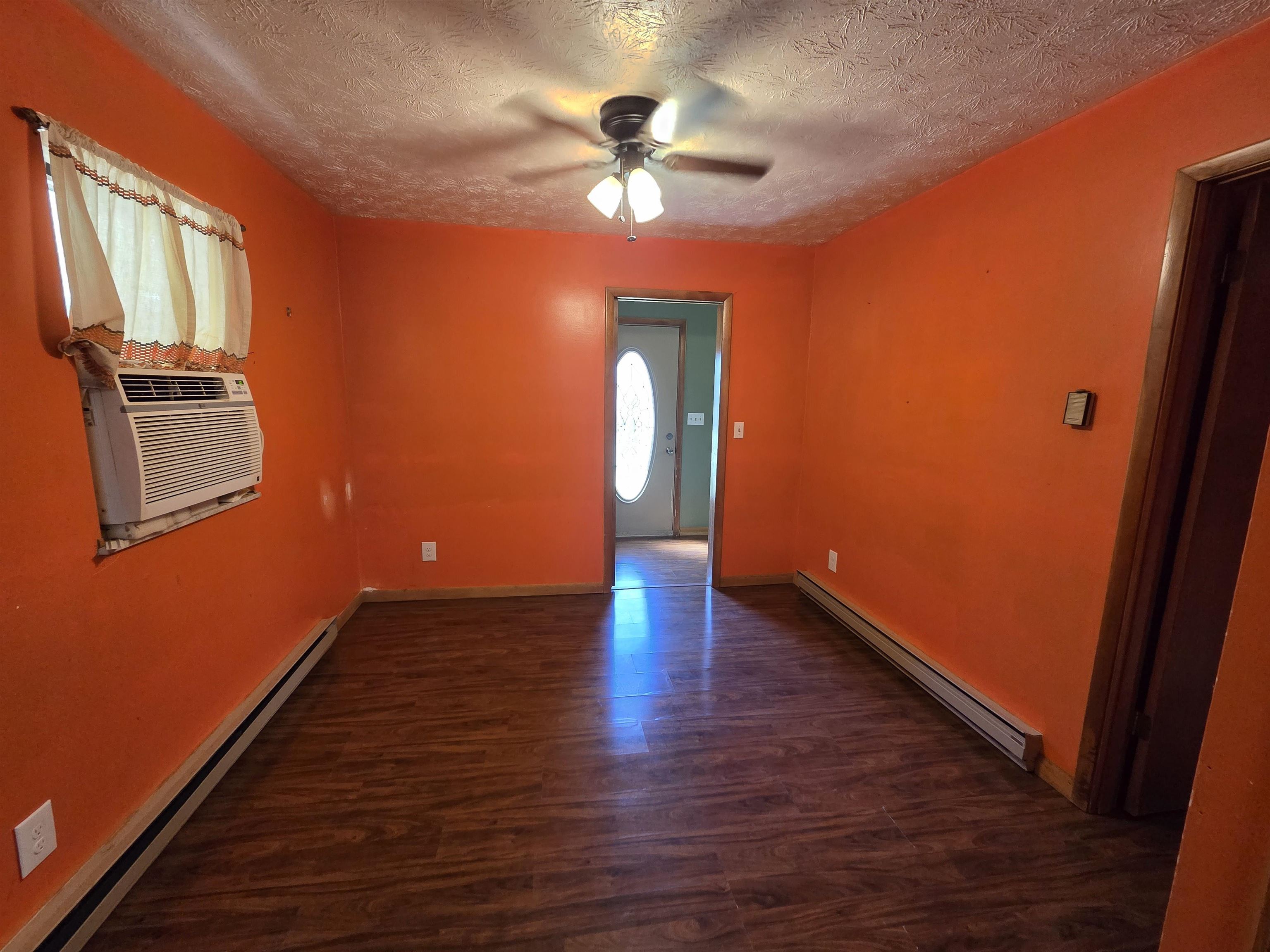 https://zimg.paragon.ice.com/ParagonImages/Property/PH/AABRKY/59539/4/0/0/07b0038484ed099c01c1017f8c343b93/0/b231ce30b29e40d54096f5bccb1bc3b0/59539-2e484be4-b170-4a4c-8810-9ab013b38965.JPG