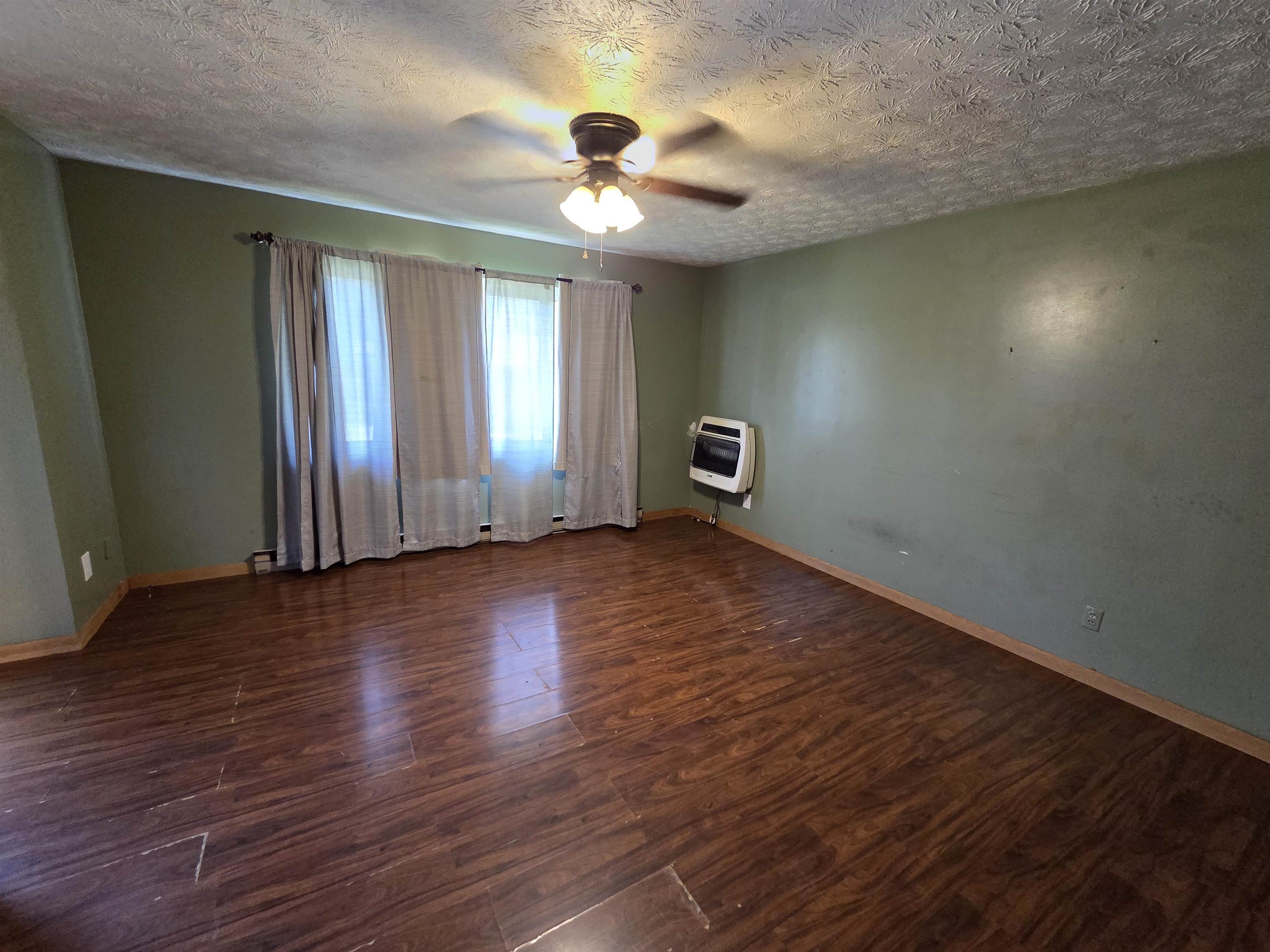 https://zimg.paragon.ice.com/ParagonImages/Property/PH/AABRKY/59539/9/0/0/74cebb59de520793bc26f1974d49fdd4/0/b231ce30b29e40d54096f5bccb1bc3b0/59539-4f593bf0-e485-4621-8f8f-ac76ff279e24.JPG