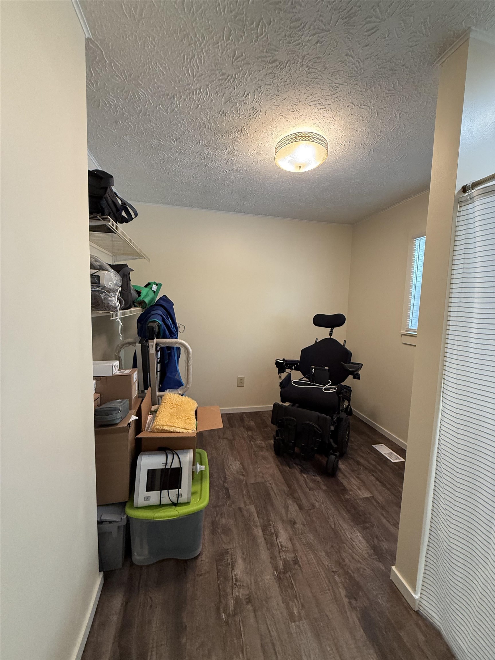 https://zimg.paragon.ice.com/ParagonImages/Property/PH/AABRKY/59547/10/0/0/92e838779053a7b4e8c3bc8901ff80b1/0/ae13196721a7cb32a08ef4981b1912aa/59547-3625865f-1a1f-4103-824b-b6a10ab5f73c.JPG