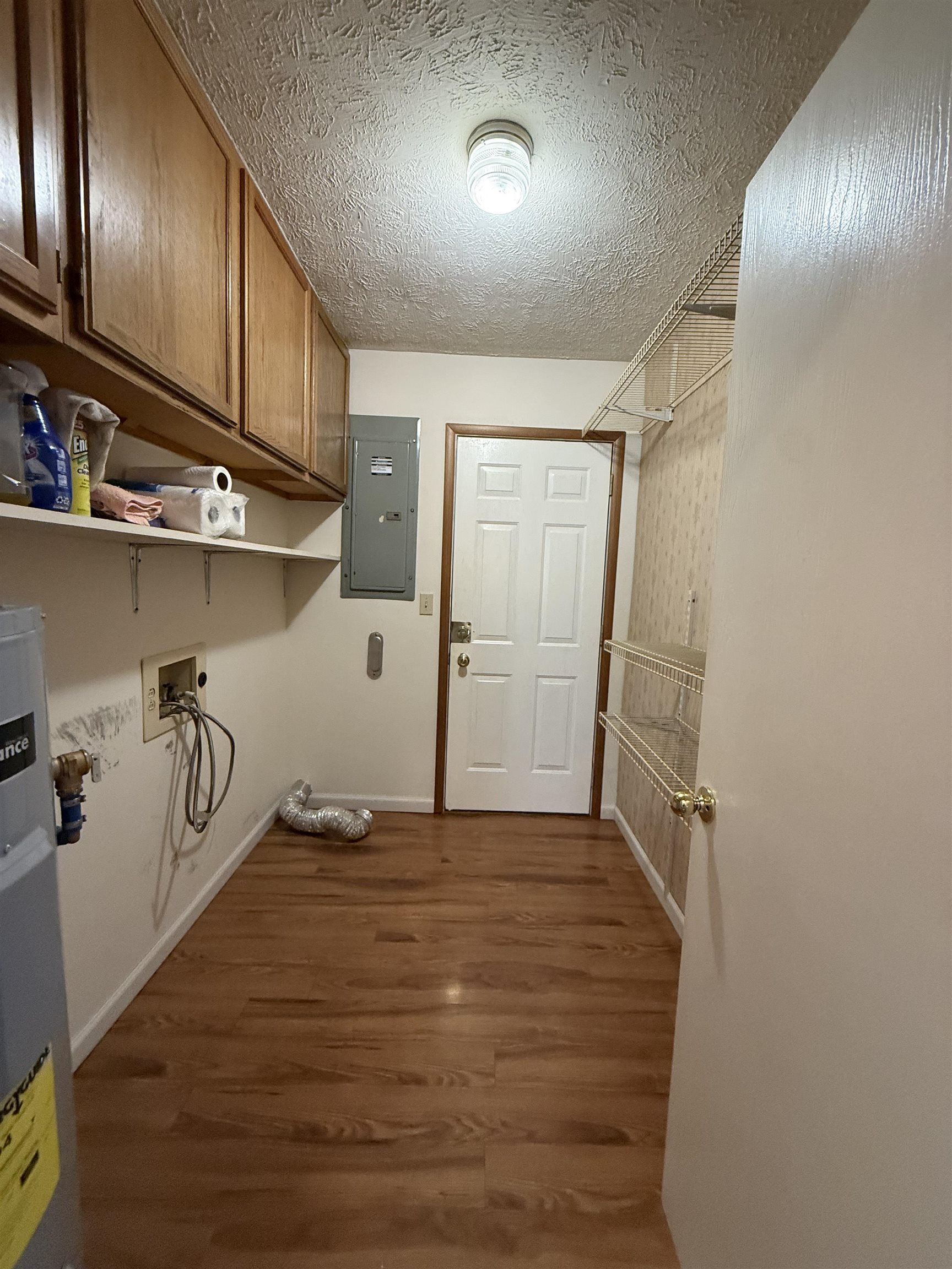 https://zimg.paragon.ice.com/ParagonImages/Property/PH/AABRKY/59547/11/0/0/185af09af1d7ad6cf38580e23479b1a4/0/ae13196721a7cb32a08ef4981b1912aa/59547-db20a16a-3cf9-425d-81e9-871121cf319e.JPG