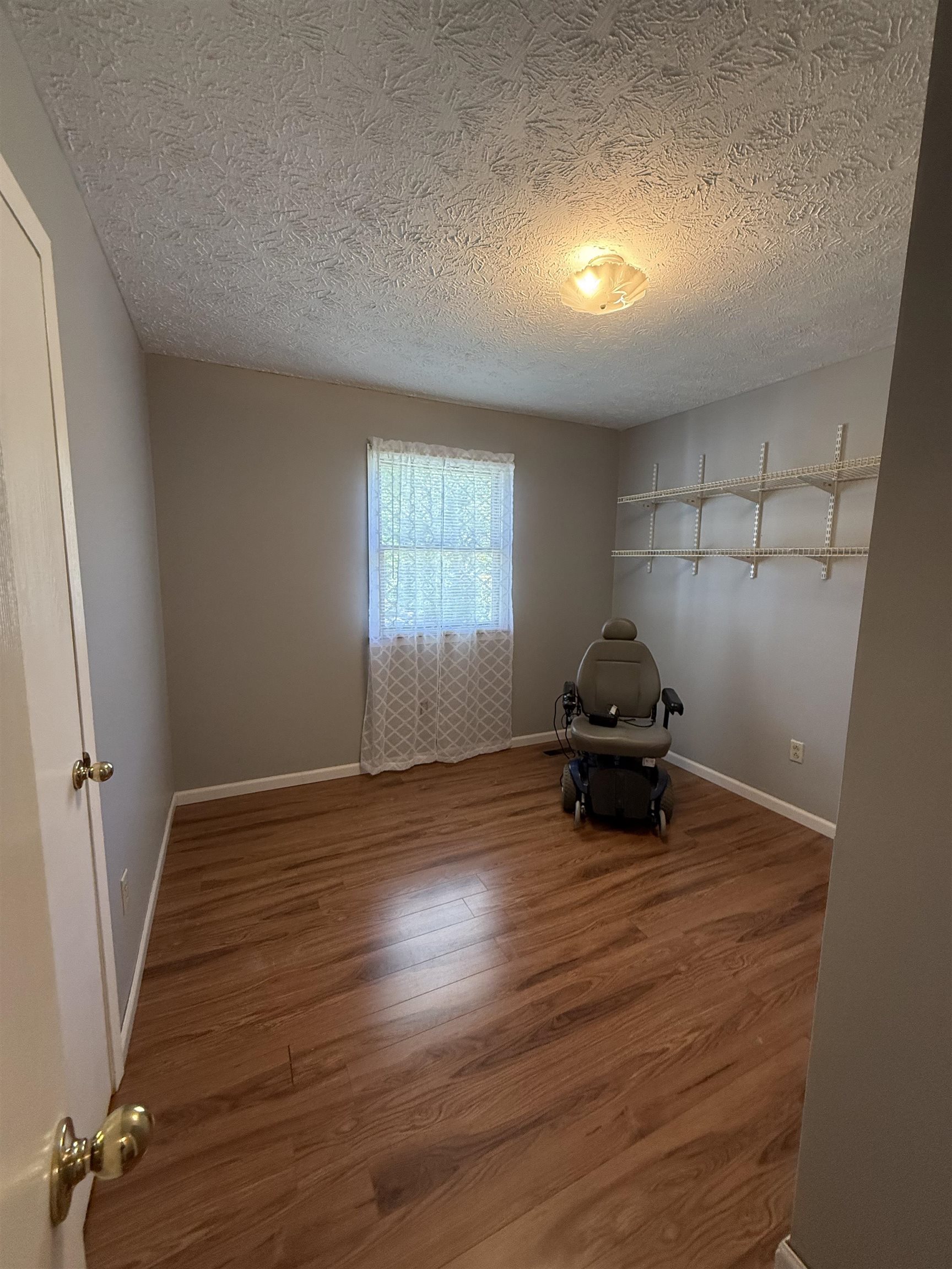 https://zimg.paragon.ice.com/ParagonImages/Property/PH/AABRKY/59547/7/0/0/33c12ffb0061c8a3189be777561254e7/0/ae13196721a7cb32a08ef4981b1912aa/59547-11c6bd93-d5dc-4b5e-8cd6-c1ff71b86d54.JPG