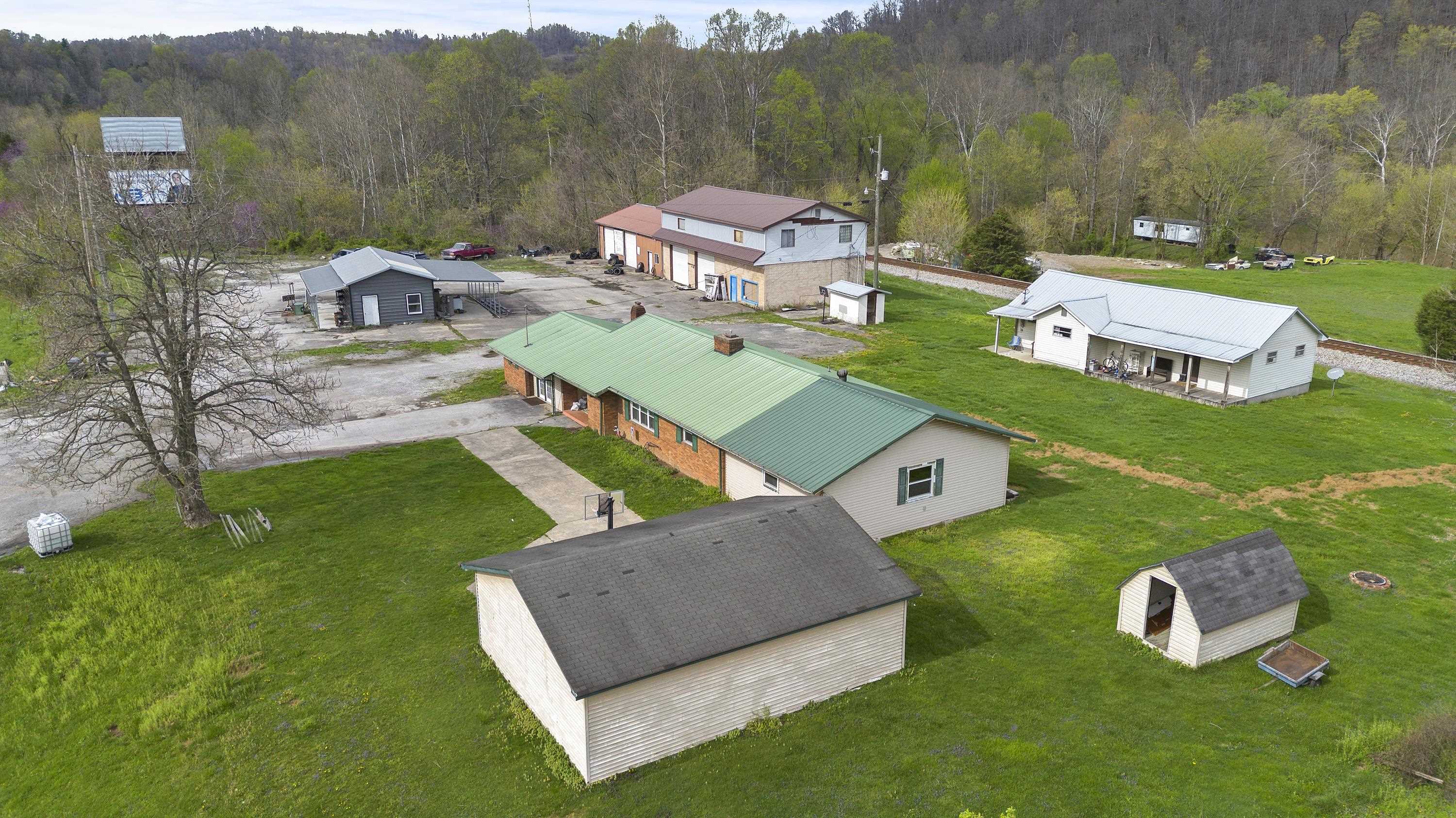 https://zimg.paragon.ice.com/ParagonImages/Property/PH/AABRKY/59598/7/0/0/f27b4ce7068d5add454a9eb1b06f8fbb/0/9f26312c0a0f38e18a3049de6024820c/59598-fcfaa3ce-10f7-40bb-b0c7-c562703e8ed2.JPG