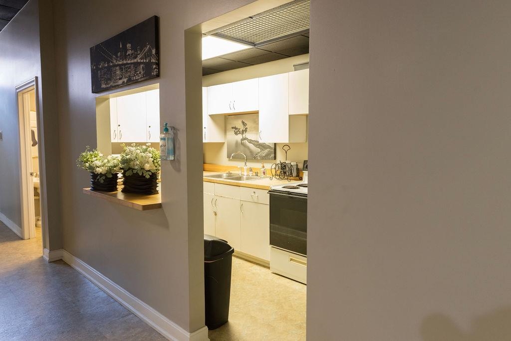 https://zimg.paragon.ice.com/ParagonImages/Property/PH/AABRKY/59601/12/0/0/02c3281269aadc19c1f7ddaef4f614c6/0/55164b637d3272aac3a380d5fc6f4377/59601-3798a7c8-e7b0-46bc-bc1d-903c58134739.JPG