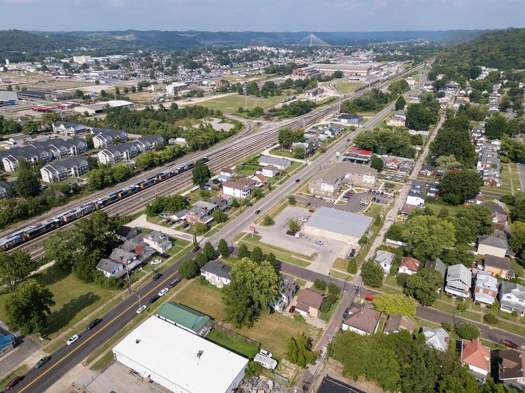 https://zimg.paragon.ice.com/ParagonImages/Property/PH/AABRKY/59624/11/0/0/1e199e21197ceb0a589fa5a96bac4278/0/5e3e9eb8cabd2ce02c13b631acd7bab4/59624-6f6b0d91-db79-408c-b91f-76a13a47841f.JPG