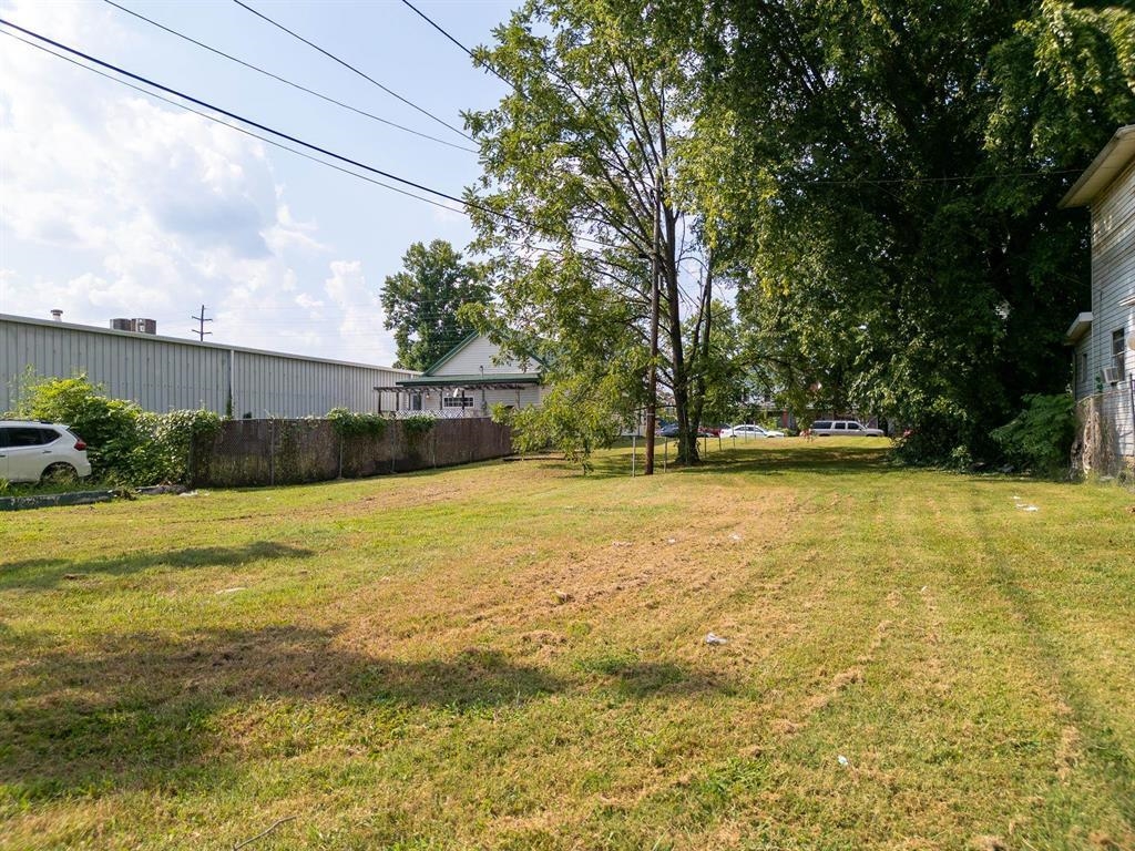 https://zimg.paragon.ice.com/ParagonImages/Property/PH/AABRKY/59624/4/0/0/05de7f056fdb2bd13509b935eadde366/0/5e3e9eb8cabd2ce02c13b631acd7bab4/59624-cd2165fe-7f00-4159-a602-87e7080d86da.JPG
