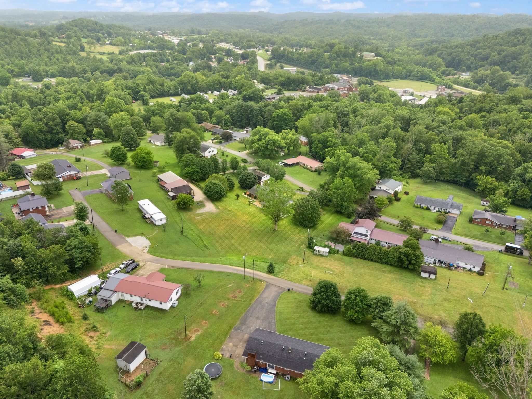 https://zimg.paragon.ice.com/ParagonImages/Property/PH/AABRKY/59672/10/0/0/ca7992d07271cea925d48fc304c8968b/0/41c4b136ead724c97c7eb9d4ed4629e3/59672-b82cd3ba-c84b-4b18-8a45-7d06fa80df29.JPG