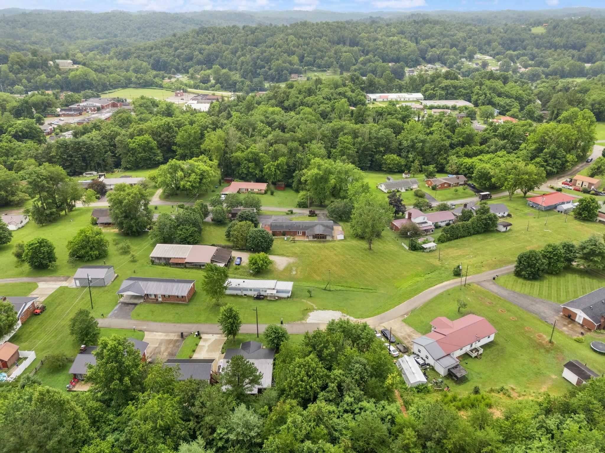https://zimg.paragon.ice.com/ParagonImages/Property/PH/AABRKY/59672/11/0/0/02e89772e555d1c0c4d1a3b3365836f0/0/41c4b136ead724c97c7eb9d4ed4629e3/59672-07dd3cfa-e867-40fd-945f-b2fcb5b0e121.JPG