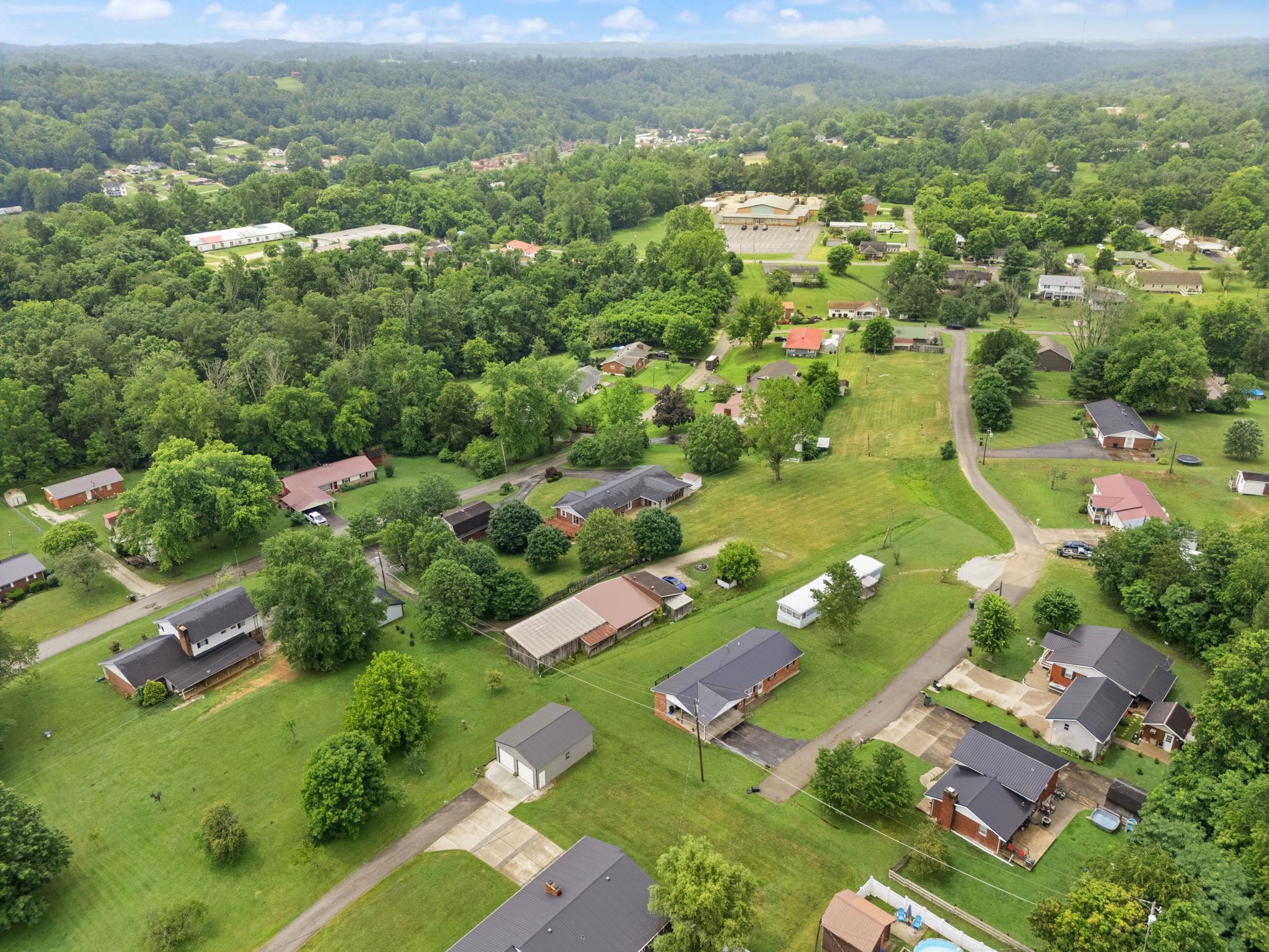 https://zimg.paragon.ice.com/ParagonImages/Property/PH/AABRKY/59672/12/0/0/1f0c6a4886050e79ca474e3156042680/0/41c4b136ead724c97c7eb9d4ed4629e3/59672-5609c87f-6ae9-4620-93f1-5b3ed3f236aa.JPG