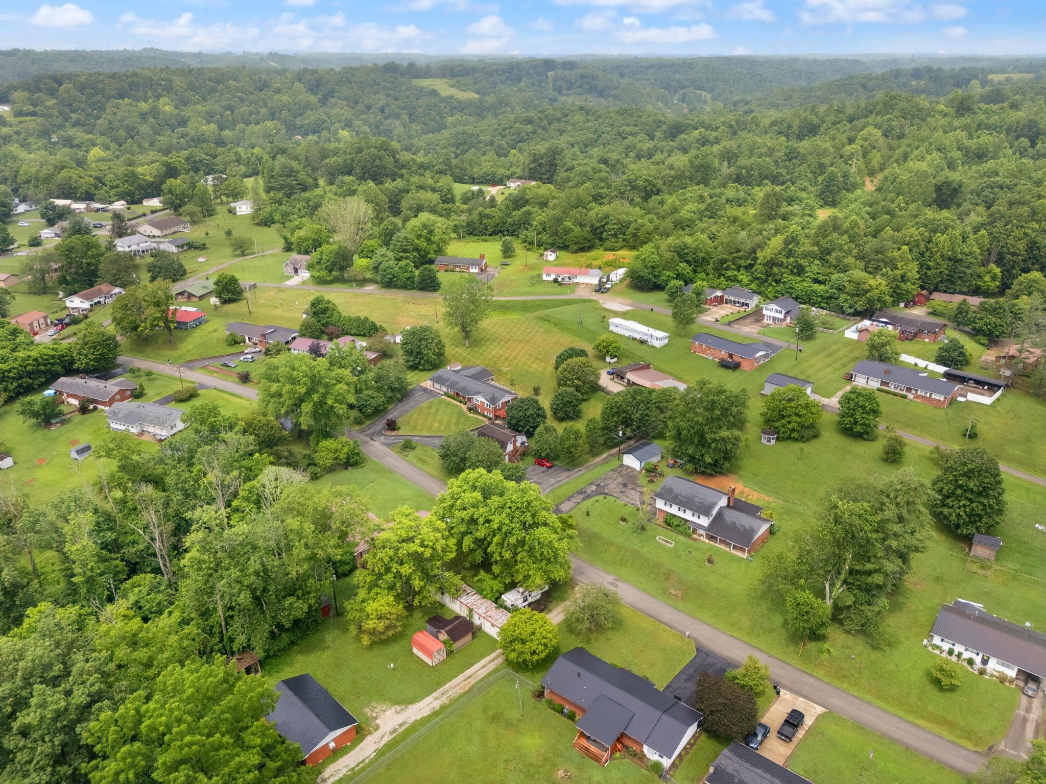 https://zimg.paragon.ice.com/ParagonImages/Property/PH/AABRKY/59672/5/0/0/f9bb492d987a7fd2e440bf85474522ef/0/41c4b136ead724c97c7eb9d4ed4629e3/59672-4114a0d1-60c7-4b01-a5e7-606d9d8ebd99.JPG
