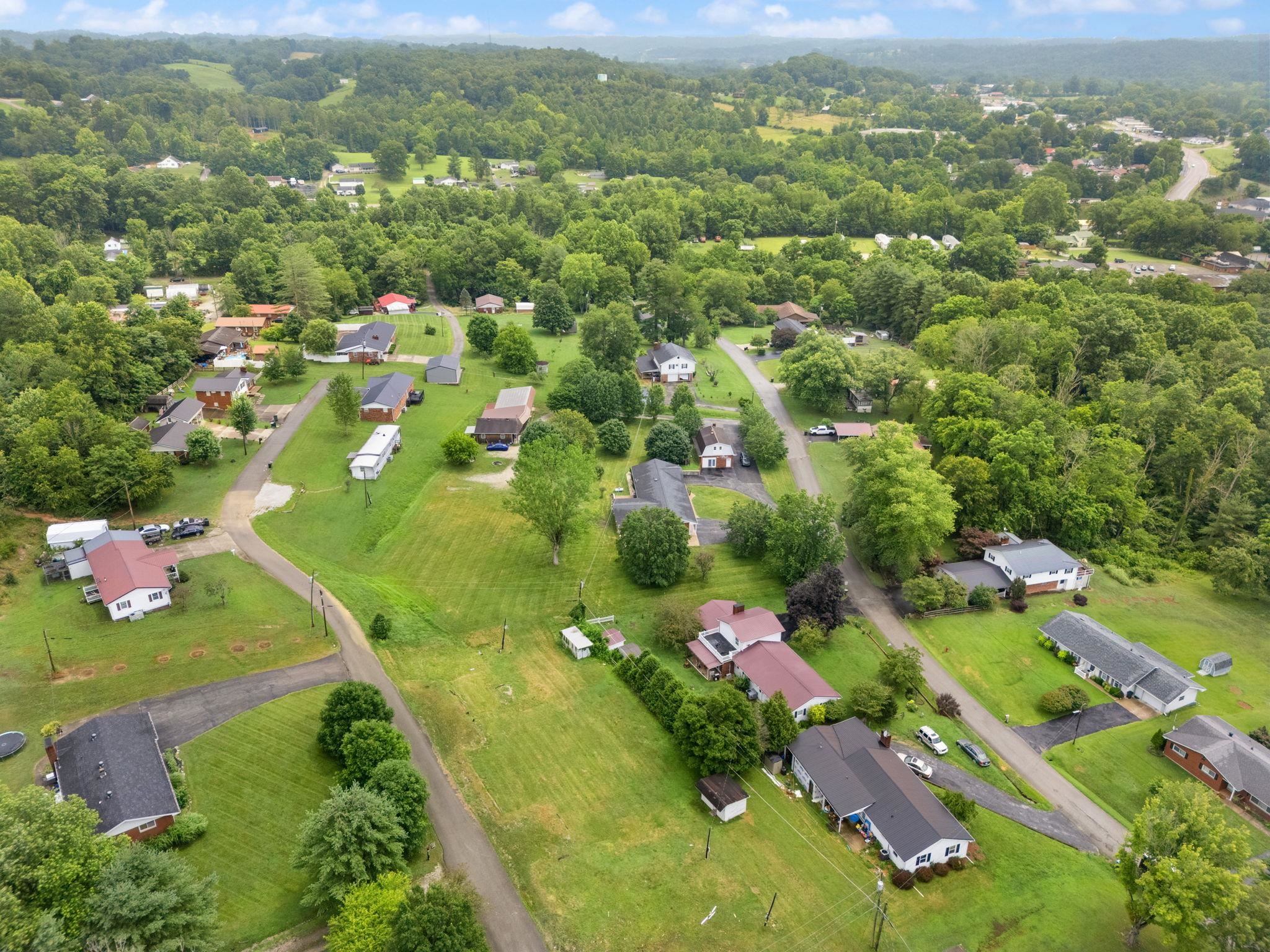 https://zimg.paragon.ice.com/ParagonImages/Property/PH/AABRKY/59672/9/0/0/488a7a3c6bb9de800badfa098e73ef5f/0/41c4b136ead724c97c7eb9d4ed4629e3/59672-ac24a46d-2b1a-42b5-9b73-430ed9c1fedf.JPG