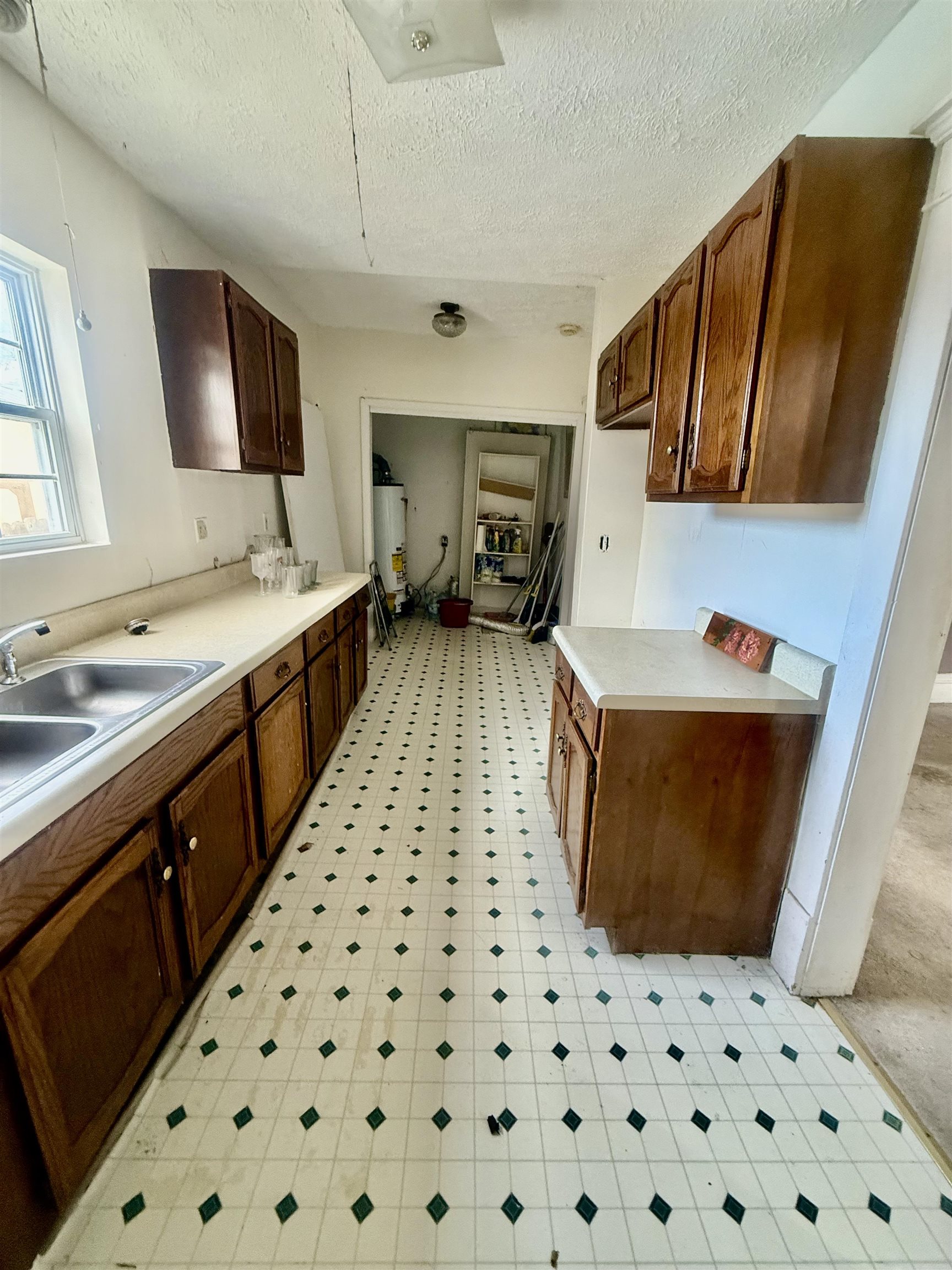 https://zimg.paragon.ice.com/ParagonImages/Property/PH/AABRKY/59682/5/0/0/659fe32d7bedf02b9d476273fa4d533c/0/32e4faacdc418672163cc831b26d73e1/59682-f98e69db-0497-45ca-b20c-1febf193f774.JPG