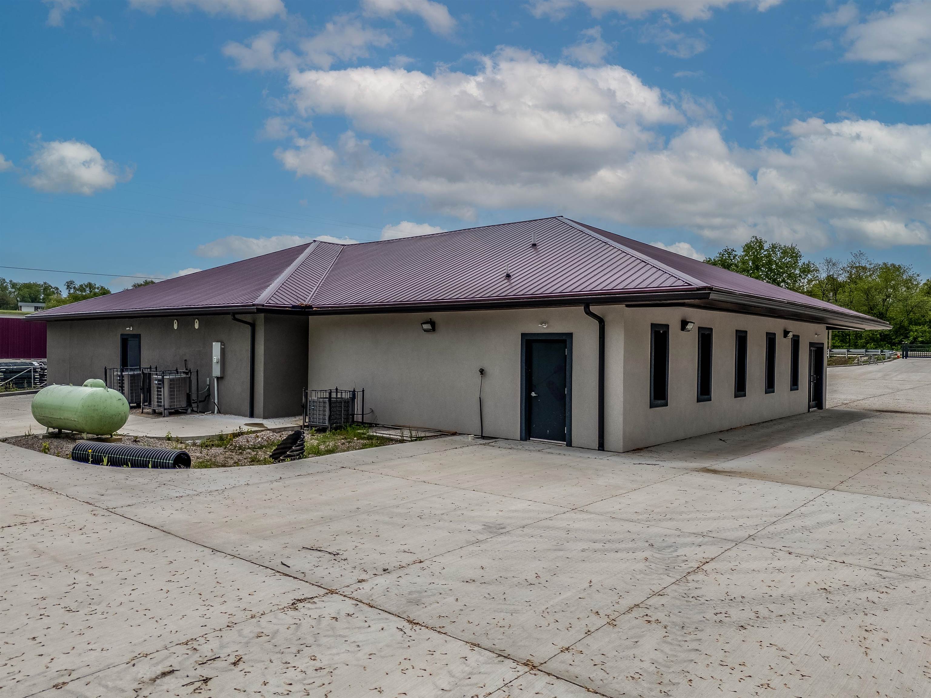 https://zimg.paragon.ice.com/ParagonImages/Property/PH/AABRKY/59742/8/0/0/58db383b8a7da2b00fe390dba430c903/0/f29cfe7e6e23992a89e24ce97139eaec/59742-06cd4508-065d-45f9-94c9-9d22355126df.JPG