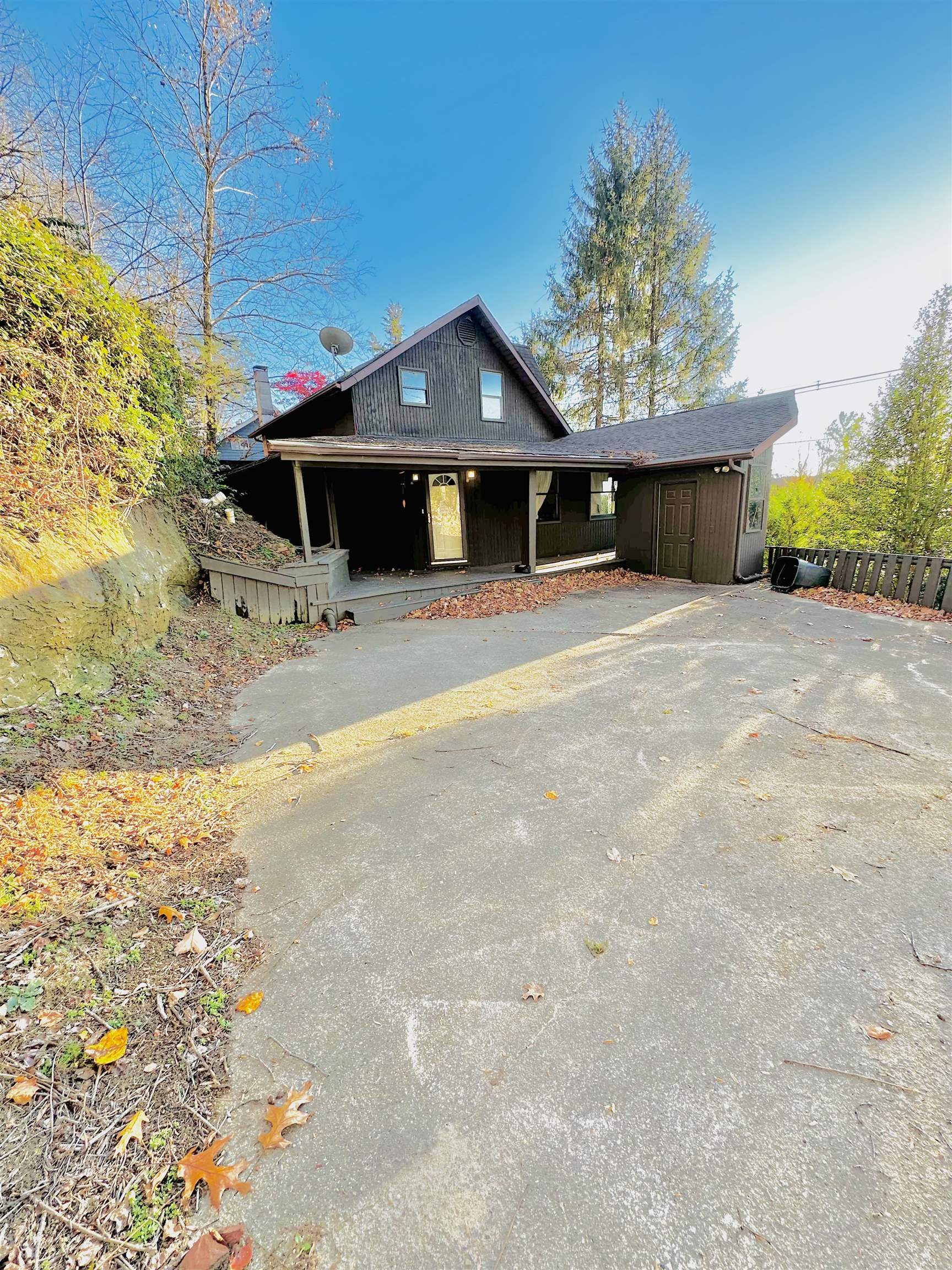 https://zimg.paragon.ice.com/ParagonImages/Property/PH/AABRKY/59788/1/0/0/21cbbe9792188c0cddb4d5788880bad1/0/37b9d4bf6e8e084017e544c4bde85fc8/59788-8ac72e0c-614d-4359-a08e-f84623c2e26d.JPG
