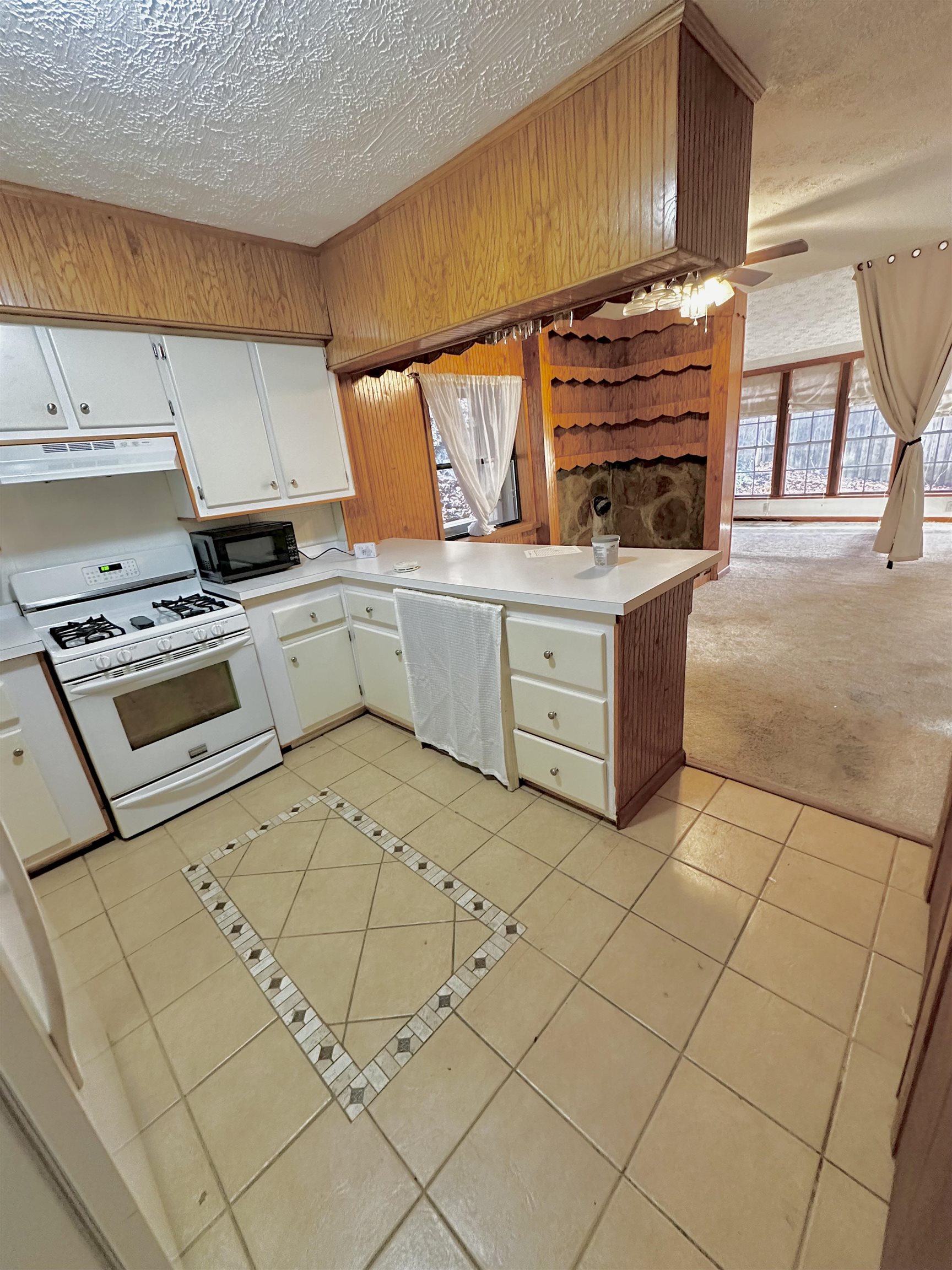 https://zimg.paragon.ice.com/ParagonImages/Property/PH/AABRKY/59788/10/0/0/f4fdc7df3ab49d4afdf882e47906b5e1/0/37b9d4bf6e8e084017e544c4bde85fc8/59788-2b0dcb45-020d-4e51-a50a-f1b8af1c057e.JPG