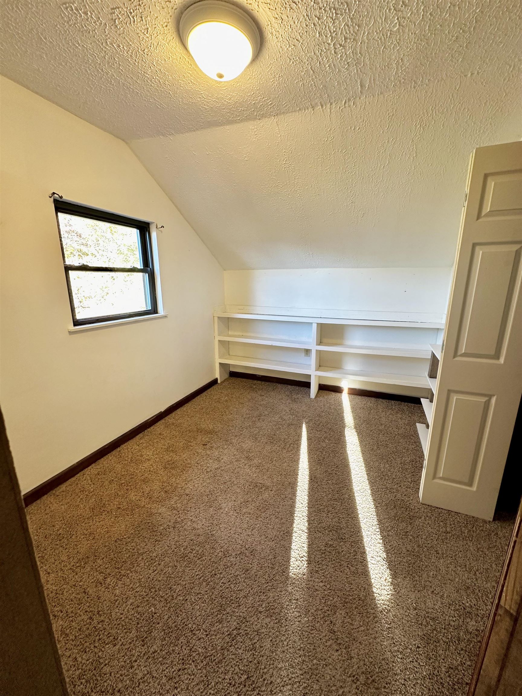 https://zimg.paragon.ice.com/ParagonImages/Property/PH/AABRKY/59788/4/0/0/3a451cfa5faa70397c8d97cb2ae85cc7/0/37b9d4bf6e8e084017e544c4bde85fc8/59788-697adad2-8db2-476e-9ec8-e54f7ab94c05.JPG