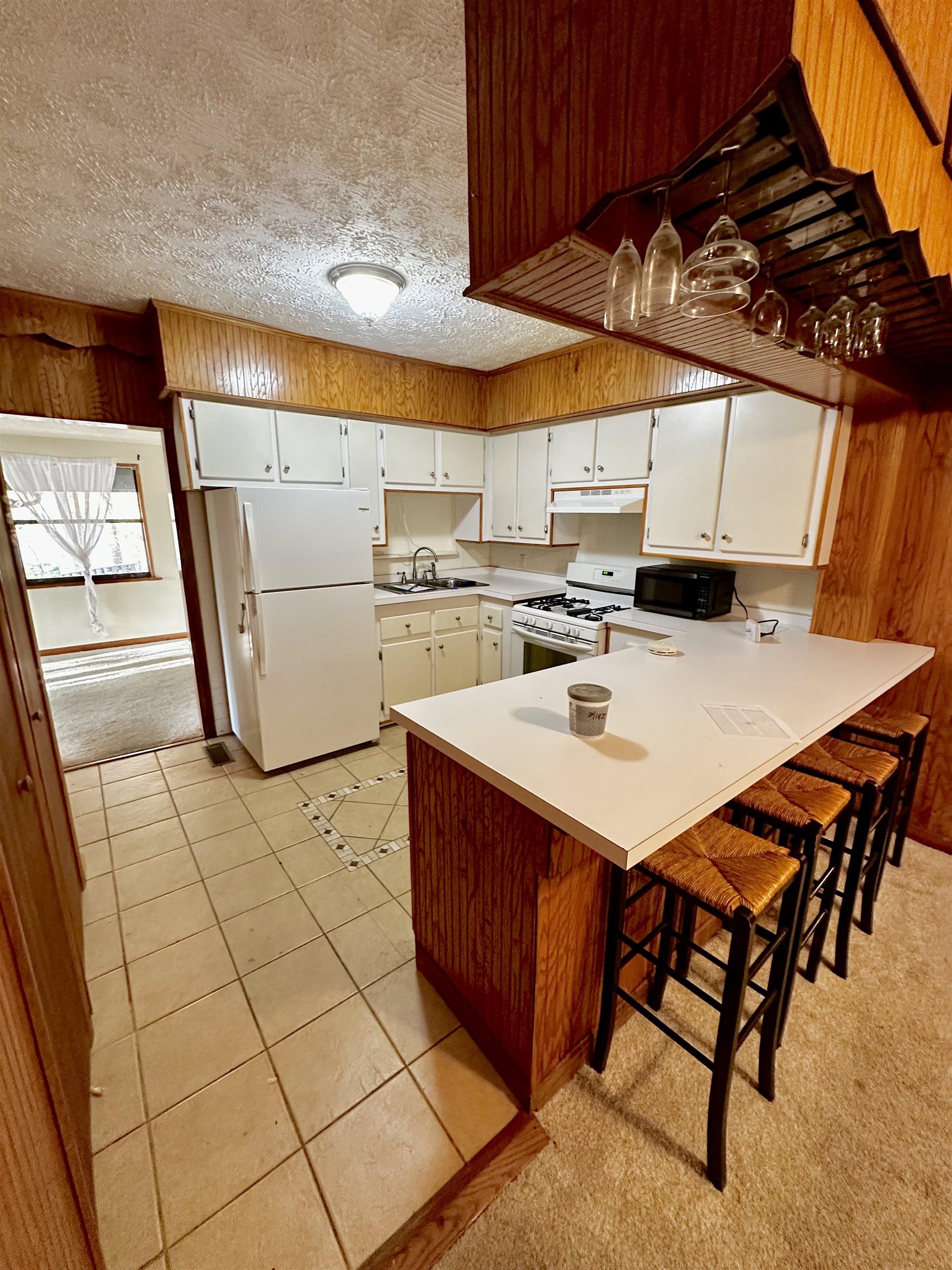 https://zimg.paragon.ice.com/ParagonImages/Property/PH/AABRKY/59788/9/0/0/29ae58456ec275c7c03f93fdeda4b714/0/37b9d4bf6e8e084017e544c4bde85fc8/59788-46e83840-3838-4824-aa0d-493248ed39f1.JPG