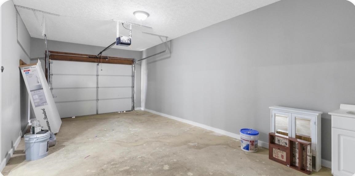 https://zimg.paragon.ice.com/ParagonImages/Property/PH/AABRKY/59874/4/0/0/1fb74cea44752ac7acef5578d5d0c445/0/327e36589458271f64006fc34ce22bcc/59874-5fbac3b5-9448-468e-bfc1-9b03a7803c09.JPG