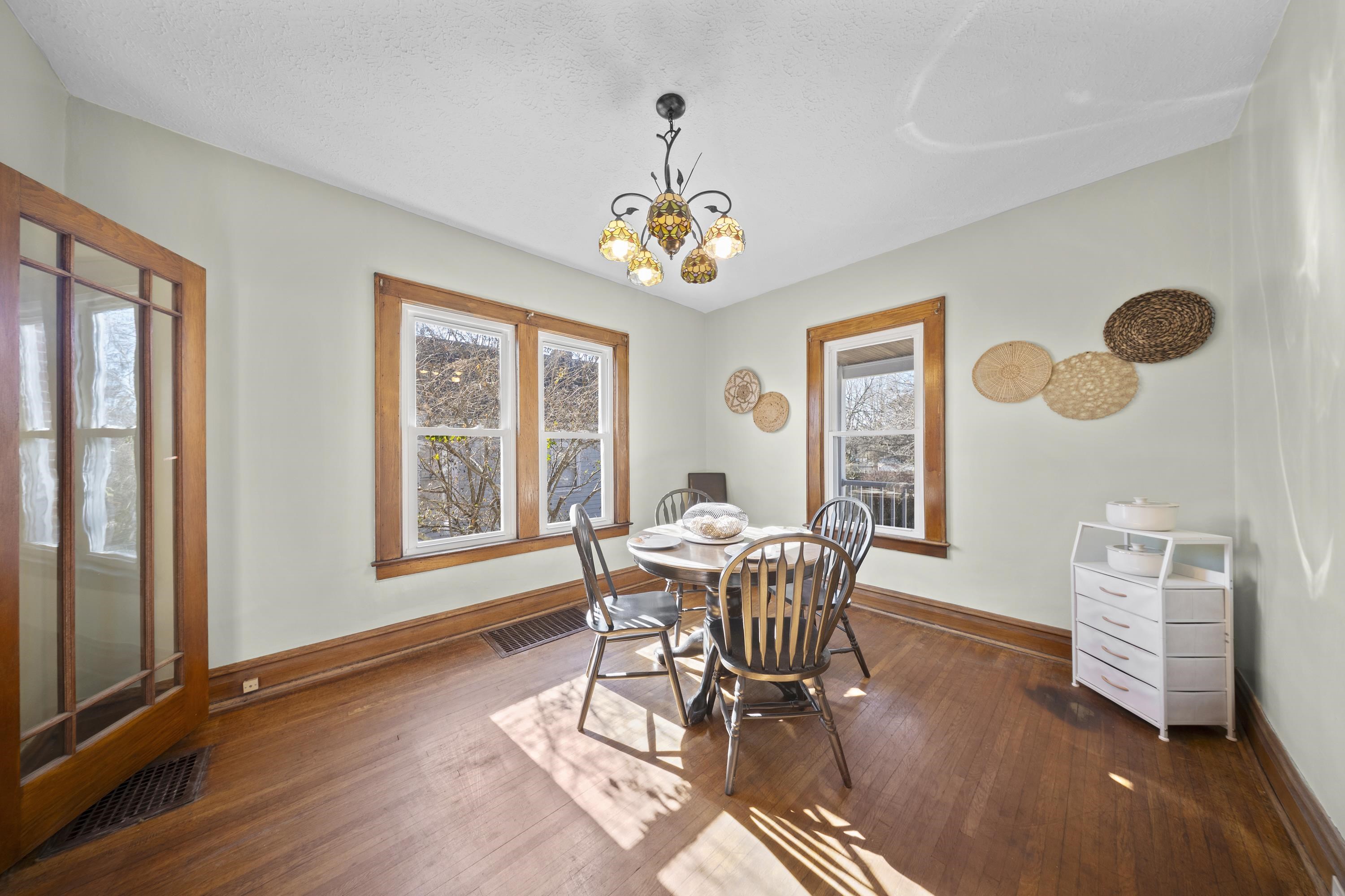 https://zimg.paragon.ice.com/ParagonImages/Property/PH/AABRKY/59882/13/0/0/29abcaccc1f5b05a8bb723fe161bbf4f/0/c73b553476bf4e4c0f9c2316a2faad9c/59882-de484298-5e6c-4c14-865e-25c12297041c.JPG