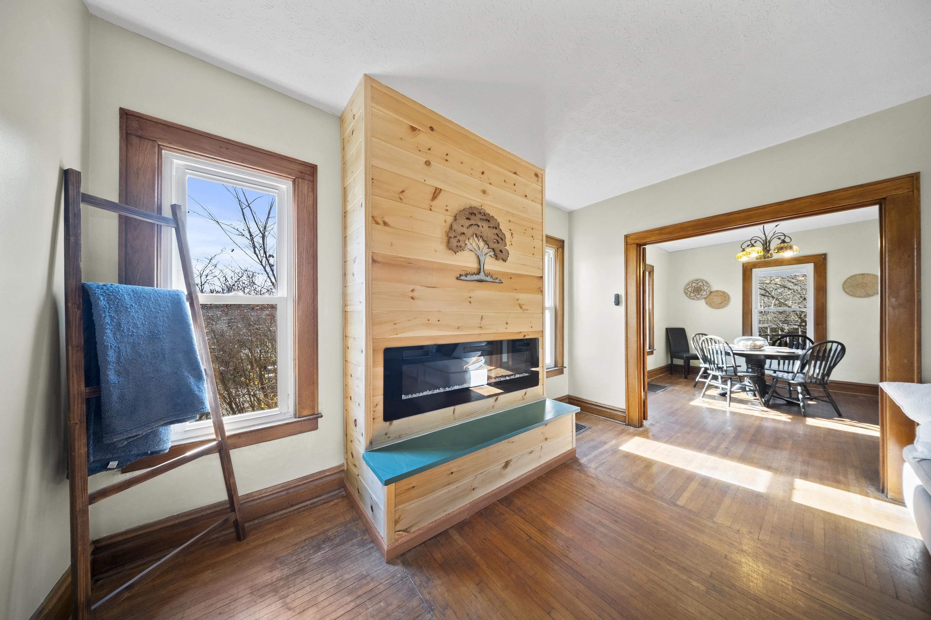 https://zimg.paragon.ice.com/ParagonImages/Property/PH/AABRKY/59882/7/0/0/d5e483ac2160ca81ff2280661a2bdd21/0/c73b553476bf4e4c0f9c2316a2faad9c/59882-d60b0bf5-1141-45c8-8094-ca680146db67.JPG