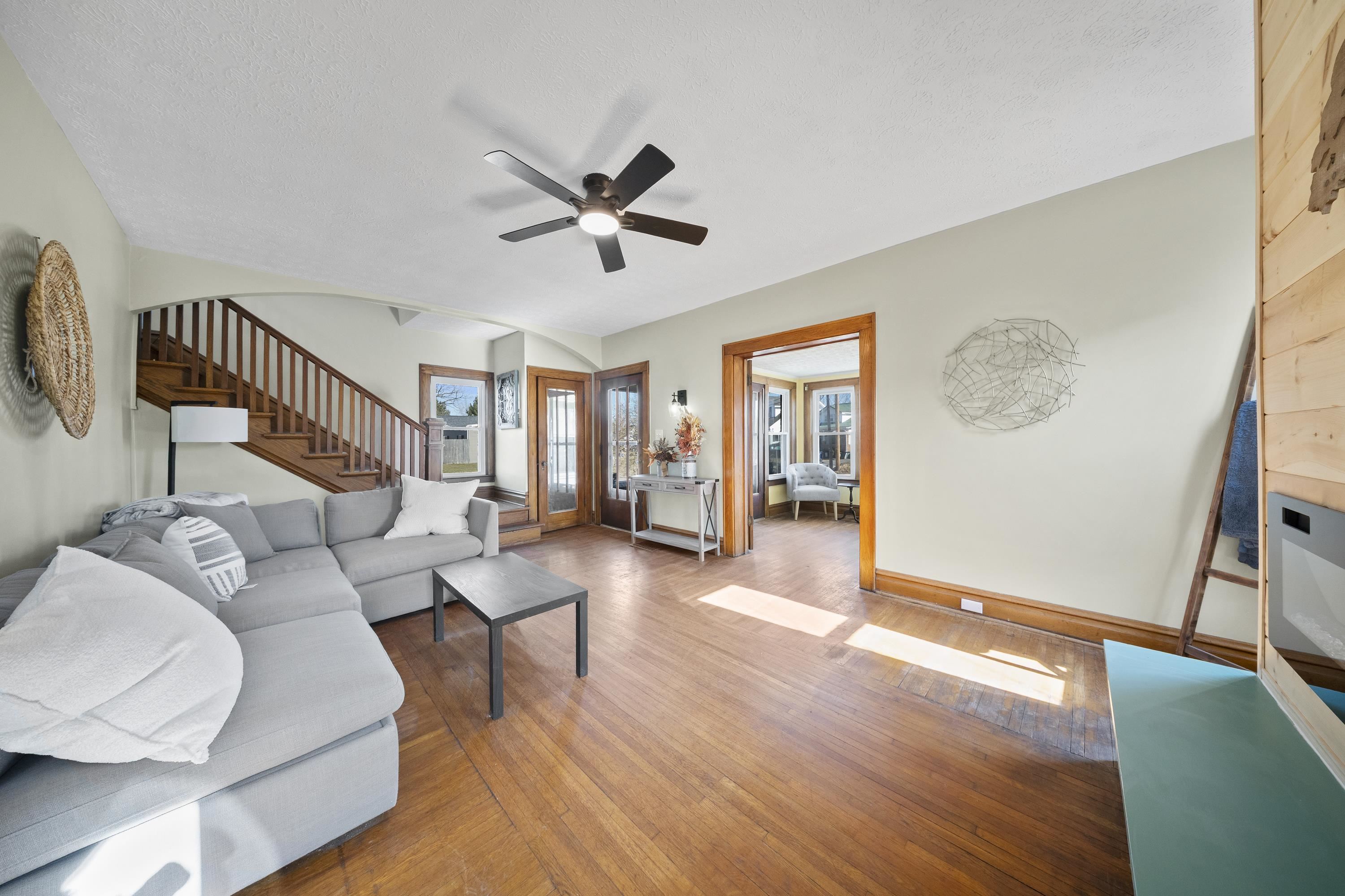 https://zimg.paragon.ice.com/ParagonImages/Property/PH/AABRKY/59882/8/0/0/56872a8af6fec111200a1540231a4001/0/c73b553476bf4e4c0f9c2316a2faad9c/59882-fba9266b-29c7-4b4a-83c1-1571bf713d85.JPG
