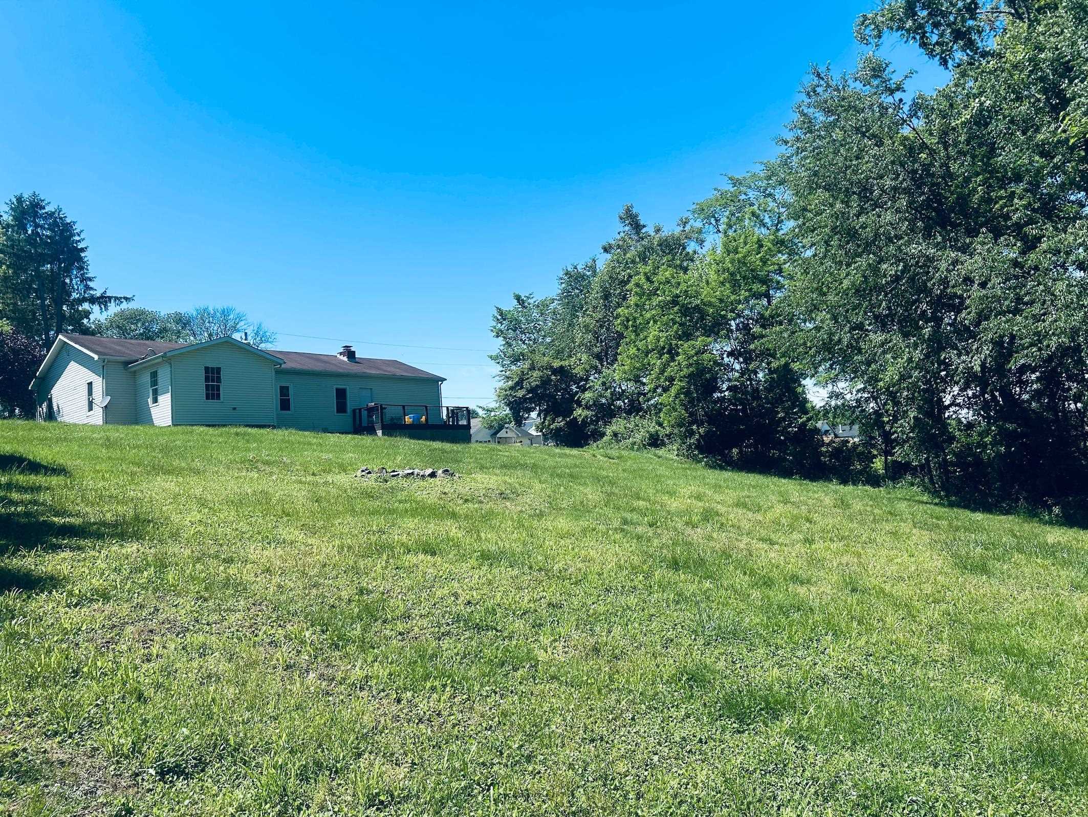 https://zimg.paragon.ice.com/ParagonImages/Property/PH/AABRKY/59893/1/0/0/76fdd115b5d5f93830ab809f8aad699a/0/9da377633620214644c755cf6ec56033/59893-d68124a4-0963-45d9-84f2-03567c829df5.JPG