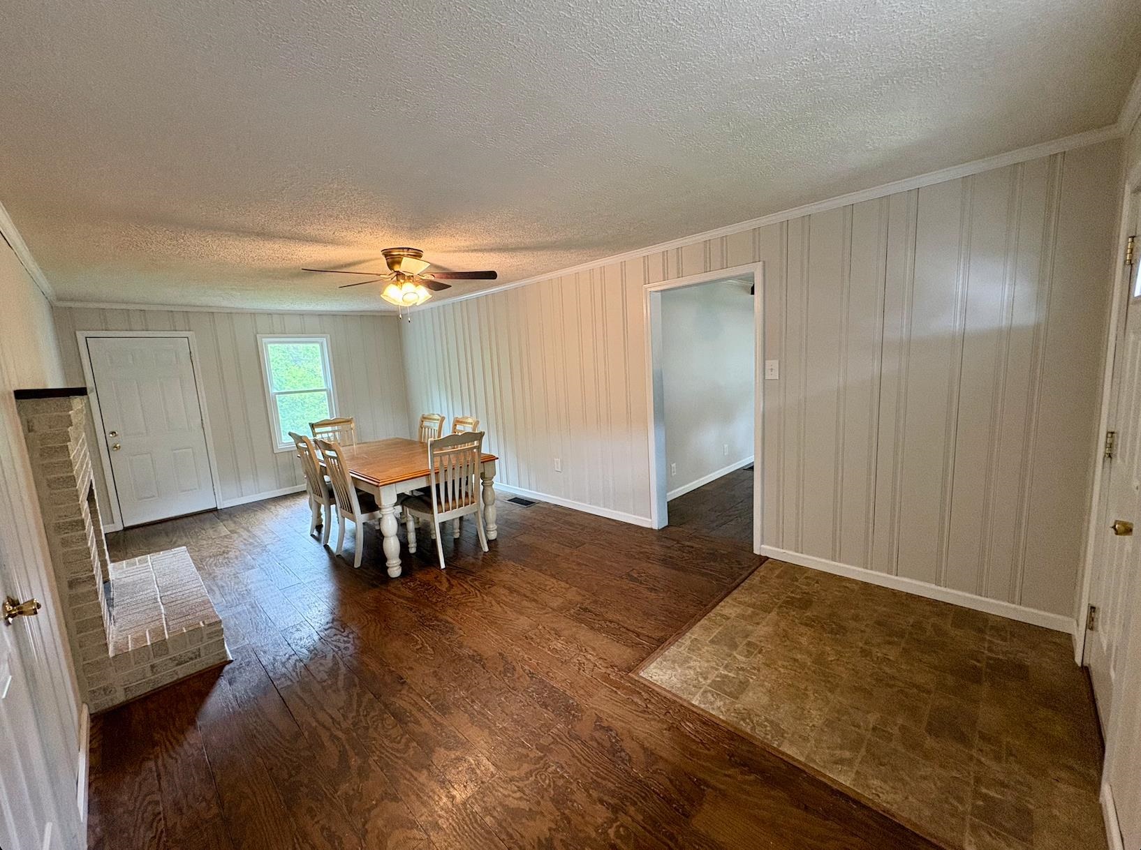 https://zimg.paragon.ice.com/ParagonImages/Property/PH/AABRKY/59893/2/0/0/c0a8f13ad15b1615c2b089dab77d1a1b/0/9da377633620214644c755cf6ec56033/59893-0883b06d-1d40-40bd-a97e-3cef8b42ece4.JPG