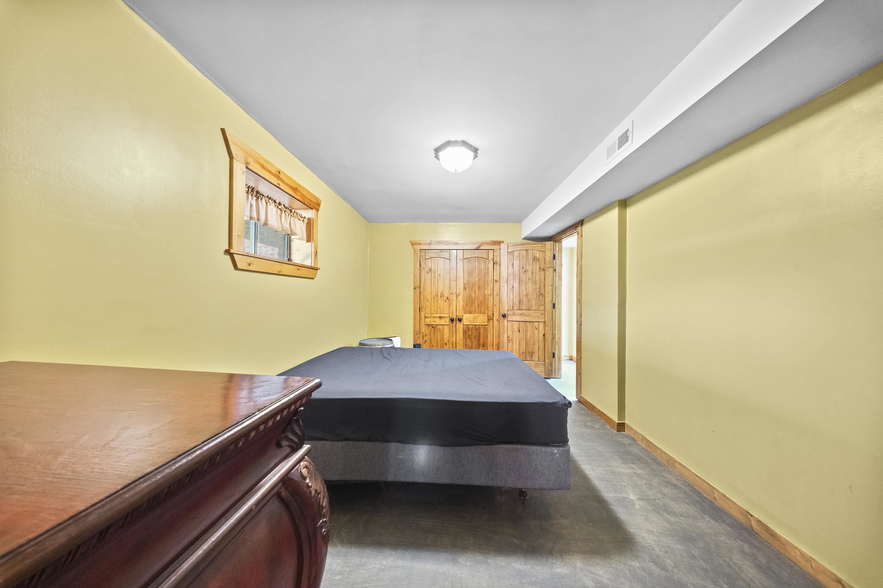 https://zimg.paragon.ice.com/ParagonImages/Property/PH/AABRKY/59948/11/0/0/e09c55980a5f90dbb262e64d9818125d/0/62eefca9cf1c755f1d4e13cce9fe7caa/59948-40f6f1a8-49bc-46af-8aa4-1d056a49132f.JPG