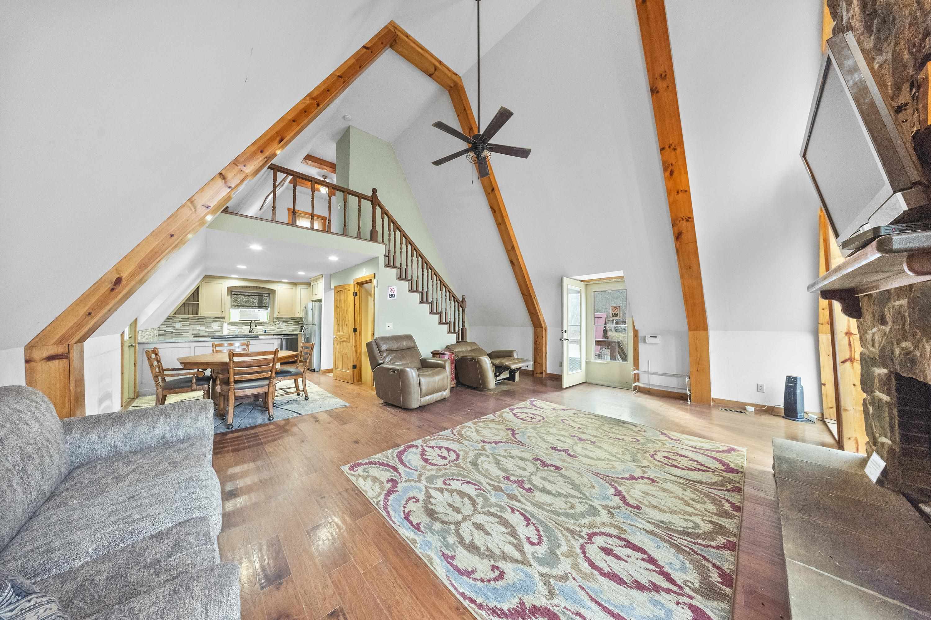 https://zimg.paragon.ice.com/ParagonImages/Property/PH/AABRKY/59948/7/0/0/df9e7b1795082bae0e3ab7211b8a6c6f/0/62eefca9cf1c755f1d4e13cce9fe7caa/59948-b482a532-77dd-4969-a603-7b49a4bc325d.JPG