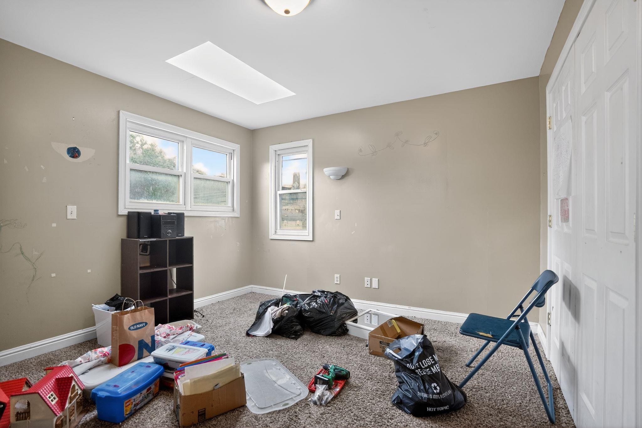 https://zimg.paragon.ice.com/ParagonImages/Property/PH/AABRKY/59967/9/0/0/0c68ce8cef3c91bd5a175b71b3bef629/0/7af7cf41cc0f2442646b42806eff557a/59967-f8228cb5-8cad-4465-9064-e036c903b64f.JPG