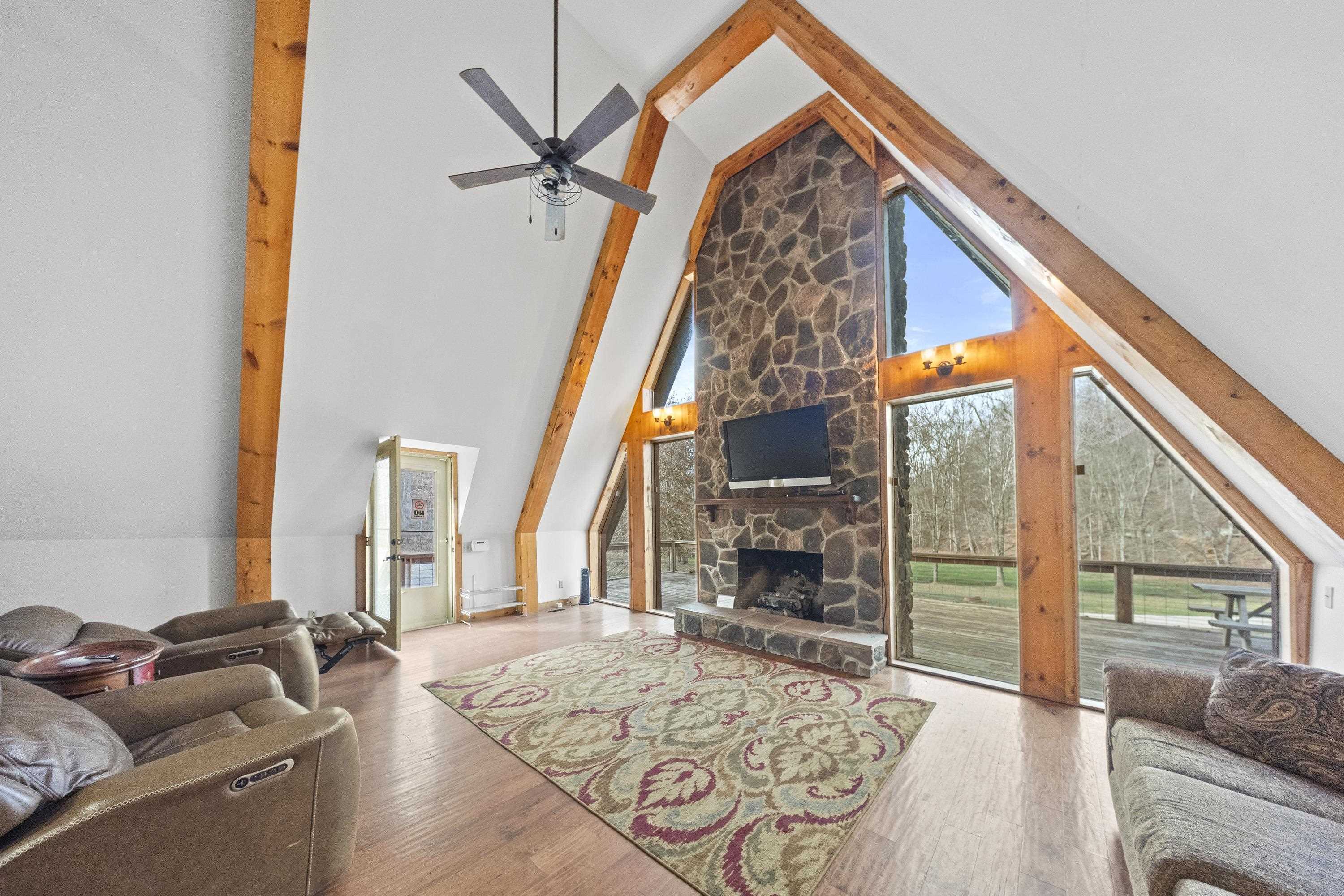 https://zimg.paragon.ice.com/ParagonImages/Property/PH/AABRKY/60045/7/0/0/f39aced0cc69b07ed0396328b7dbfea6/0/471a04f138424323146c1010a75a772e/60045-34623fd7-be81-47e5-9fe6-f6f0ce5bd757.JPG