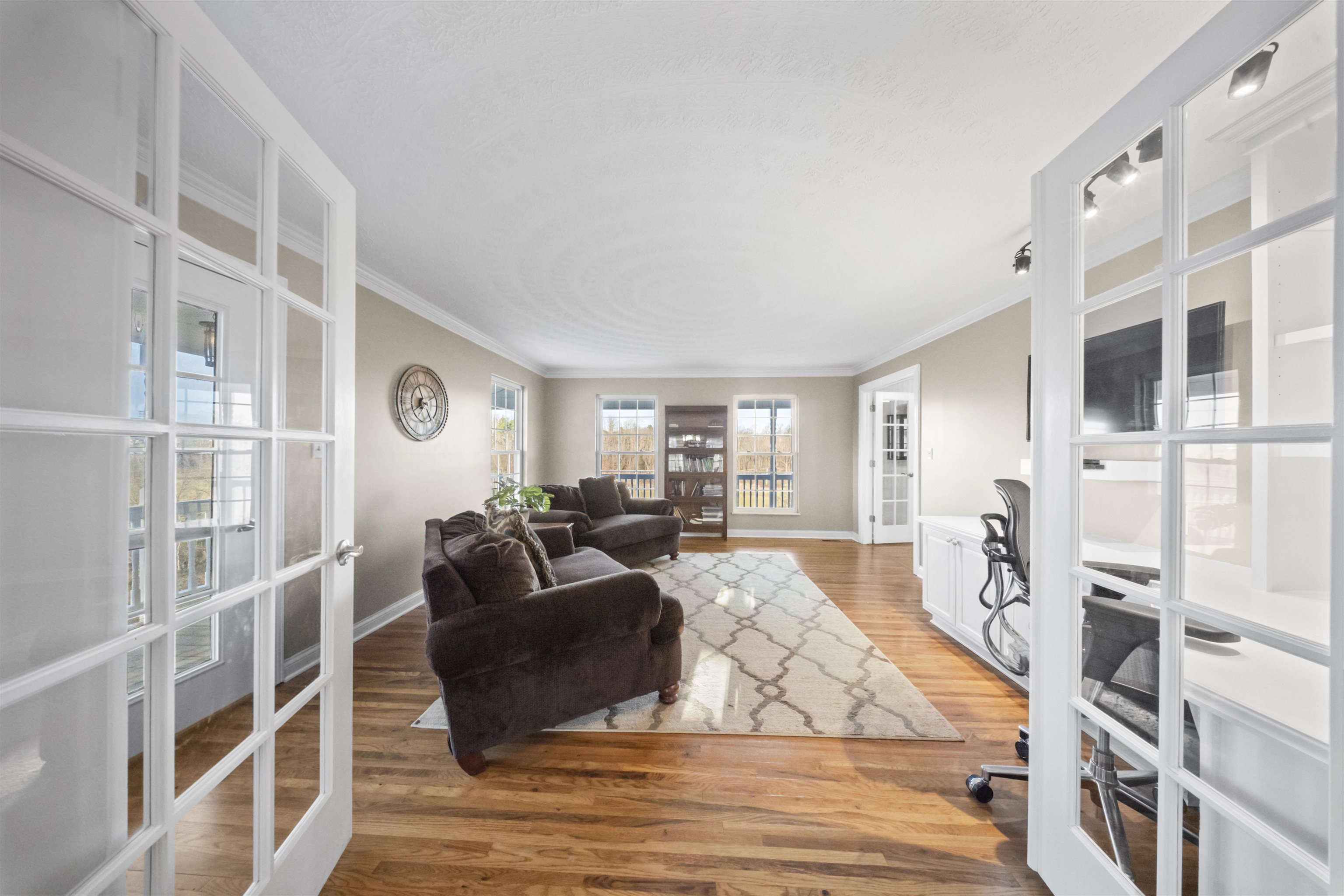 https://zimg.paragon.ice.com/ParagonImages/Property/PH/AABRKY/60058/11/0/0/d79daeb0b2d2923c2f7172643887a685/0/000b78cdf03ffa59c0ee241cb7f5e0d3/60058-0d0ac157-bb05-4b3c-a7d5-7c5446c8b6c8.JPG