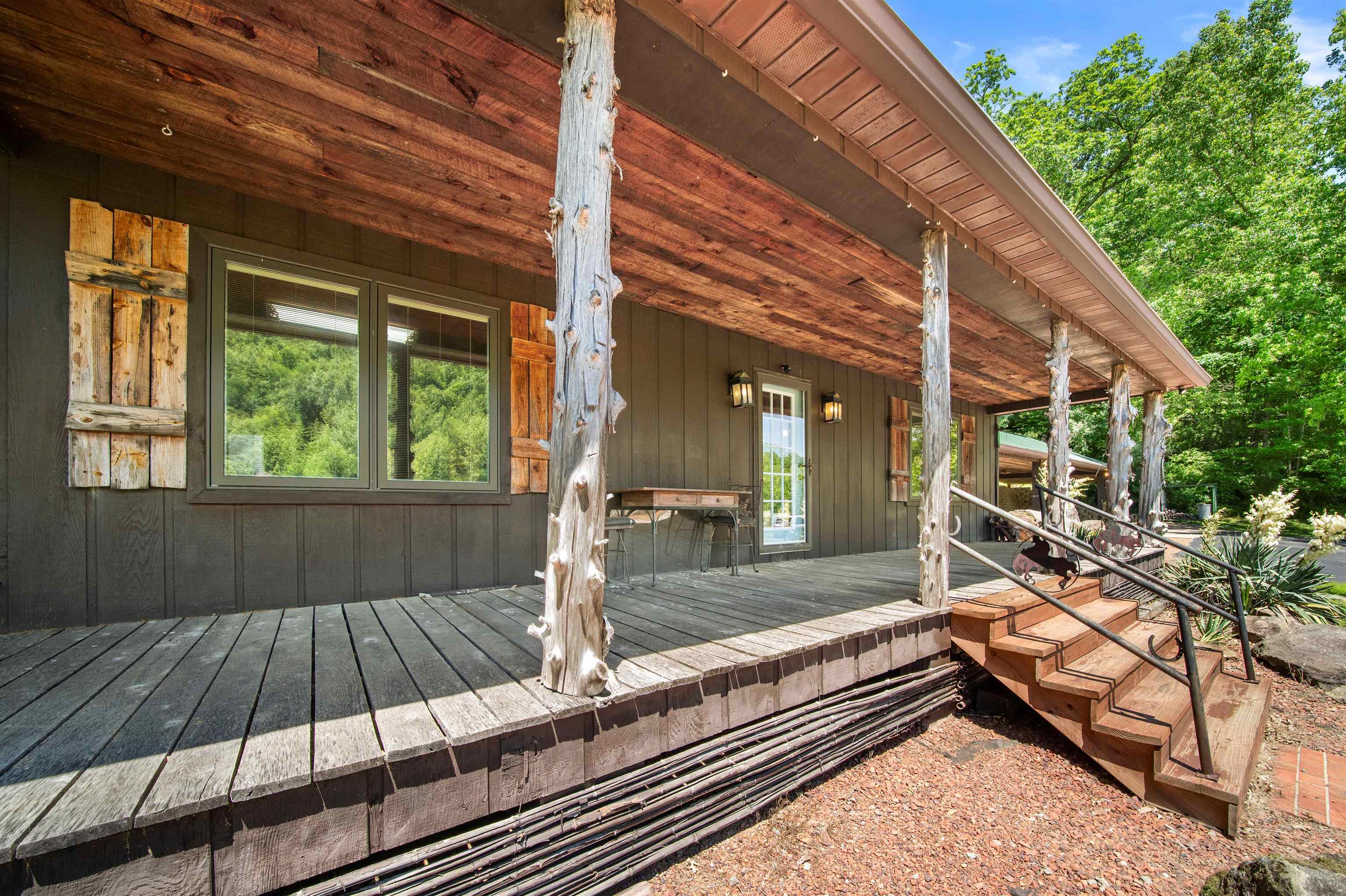 https://zimg.paragon.ice.com/ParagonImages/Property/PH/AABRKY/60071/3/0/0/5e8cd21335ba263a9c7cb0e4f9d91cd4/0/43fe9d5784735af7f852c6ac83e09d1c/60071-f4cdfe0b-0dfb-404a-acfb-7bf0c62152d8.JPG