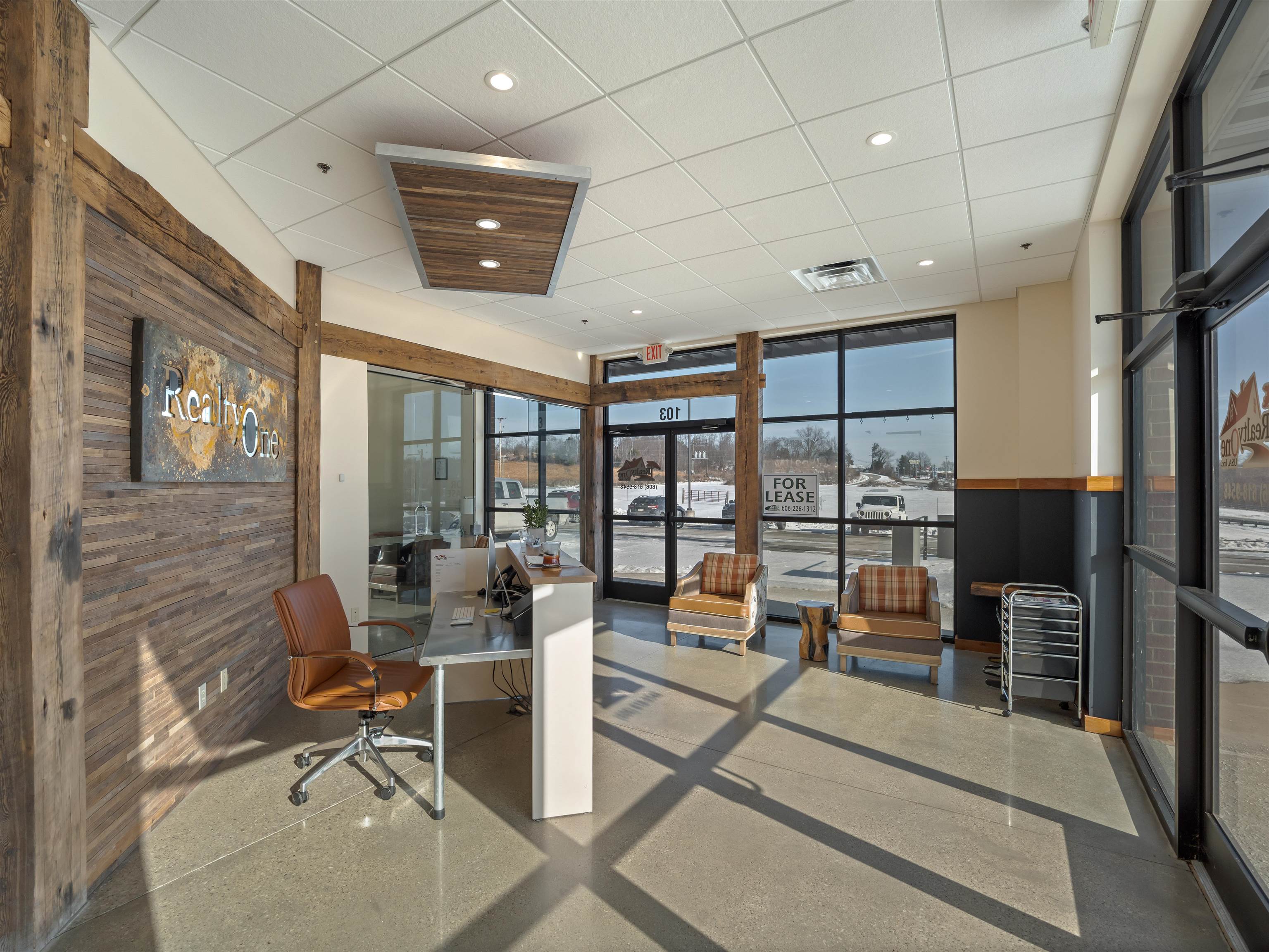 https://zimg.paragon.ice.com/ParagonImages/Property/PH/AABRKY/60080/1/0/0/9d344ddd6d49d14650a9b7a82fc42547/0/0a8c3acde72dc8f25bdab1445a266505/60080-b76658e1-96f1-4a29-b880-93d9641db78a.JPG