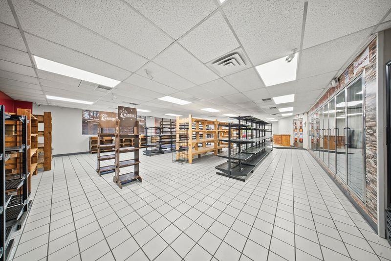 https://zimg.paragon.ice.com/ParagonImages/Property/PH/AABRKY/60096/12/0/0/c3eb3b79d47833caa59fb97a646c8e59/0/2bfe7312e082ce14df690f50c07d0e71/60096-9c9fd3d0-0dcd-4b01-b99d-53188f3c0960.JPG