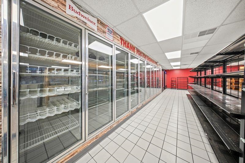 https://zimg.paragon.ice.com/ParagonImages/Property/PH/AABRKY/60096/13/0/0/8c2c102e456f6dae9e742578594b2586/0/2bfe7312e082ce14df690f50c07d0e71/60096-0f492021-74c9-4989-be5e-167061406226.JPG