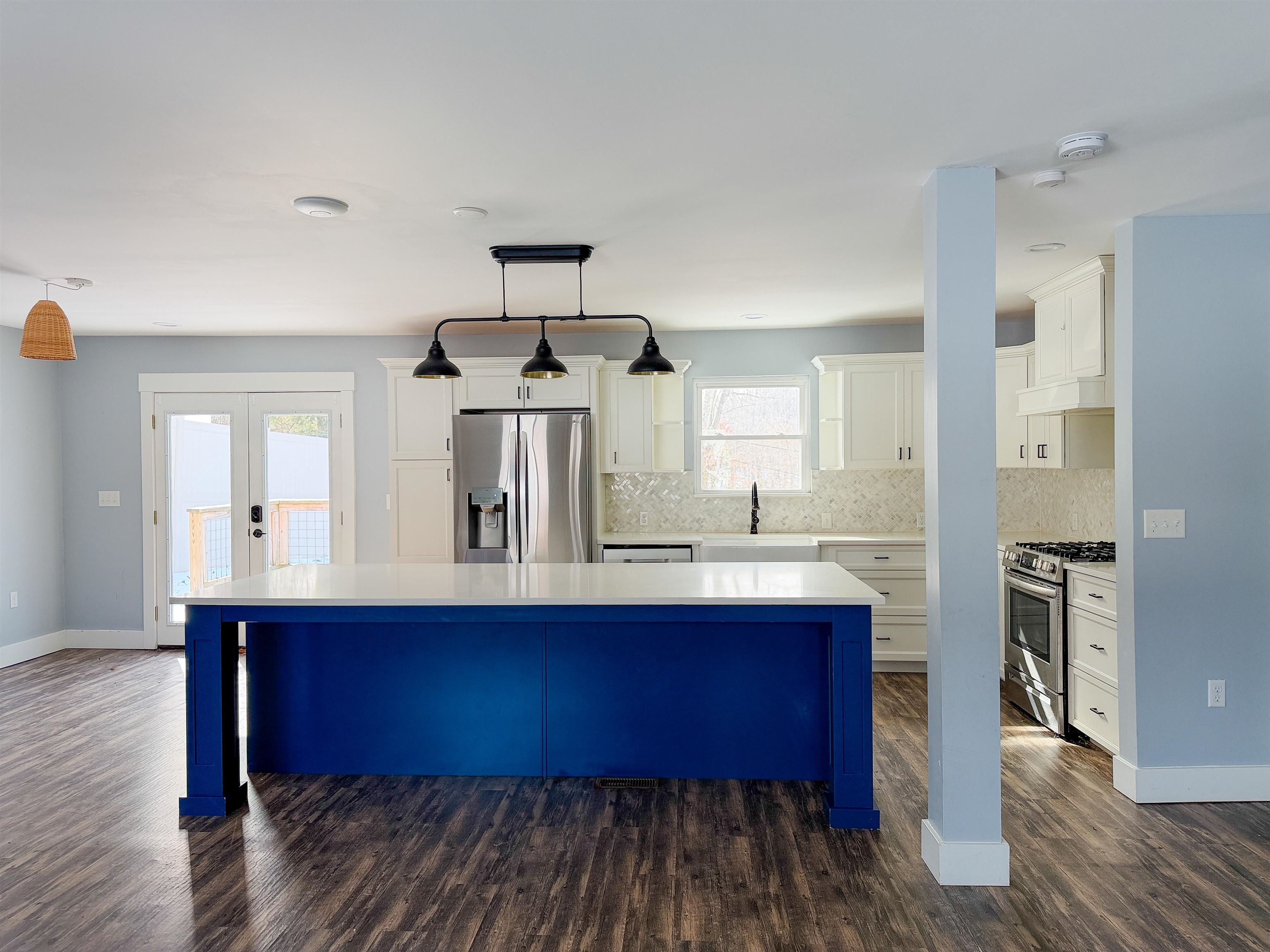 https://zimg.paragon.ice.com/ParagonImages/Property/PH/AABRKY/60099/4/0/0/1a02b8631f2f4e81680e0f26820d4c47/0/487c74dee13d9910e1b8802df5aea606/60099-a5ee8a6c-074e-46a0-b920-48335b36b72c.JPG