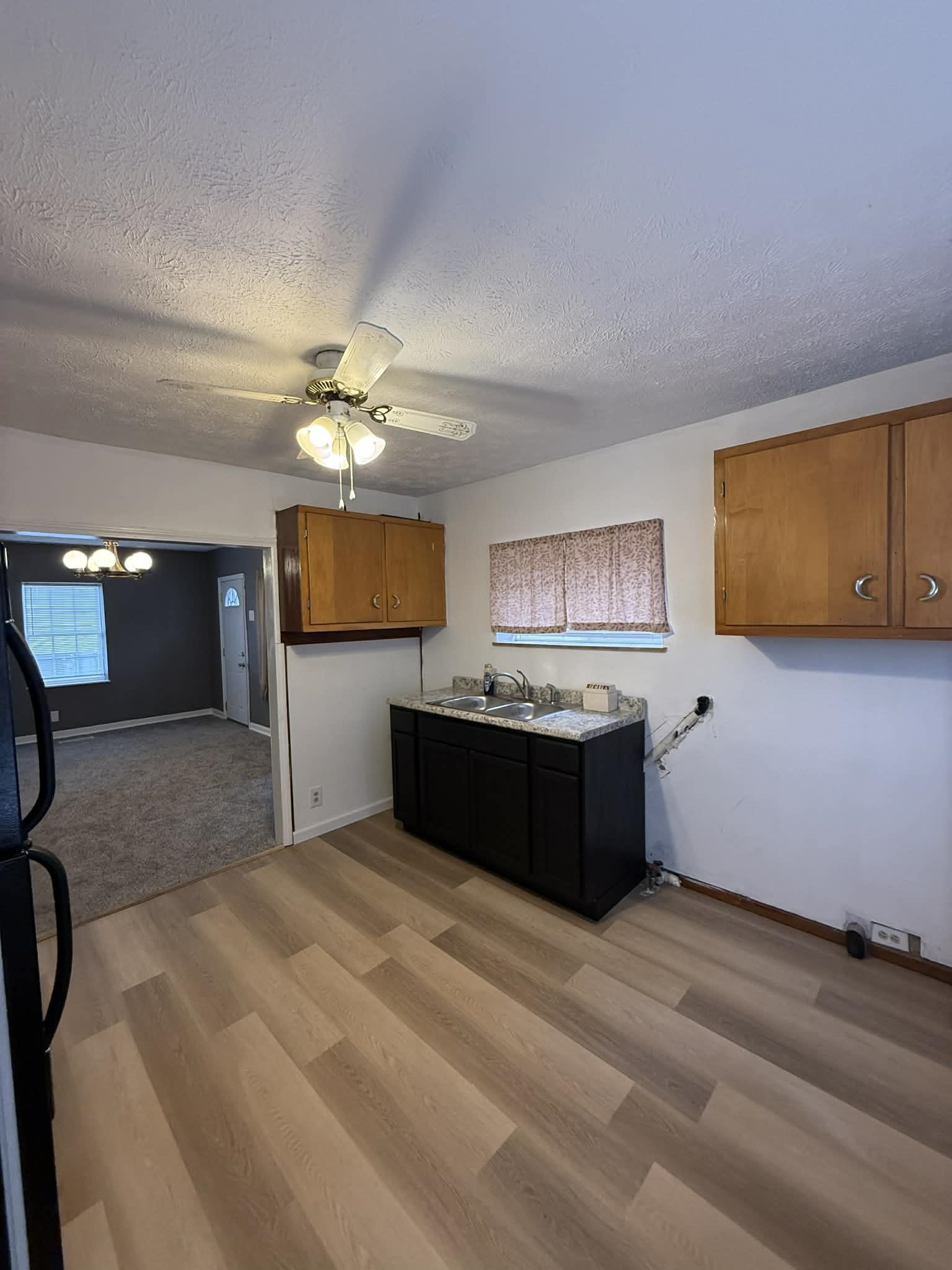 https://zimg.paragon.ice.com/ParagonImages/Property/PH/AABRKY/60121/3/0/0/b6d063d1081db0e679341f802f28e2ae/0/3a46243600995cf4916f88ad7f6d17a5/60121-d54b4bd8-8255-4298-96a8-8b27dd1b96fb.JPG