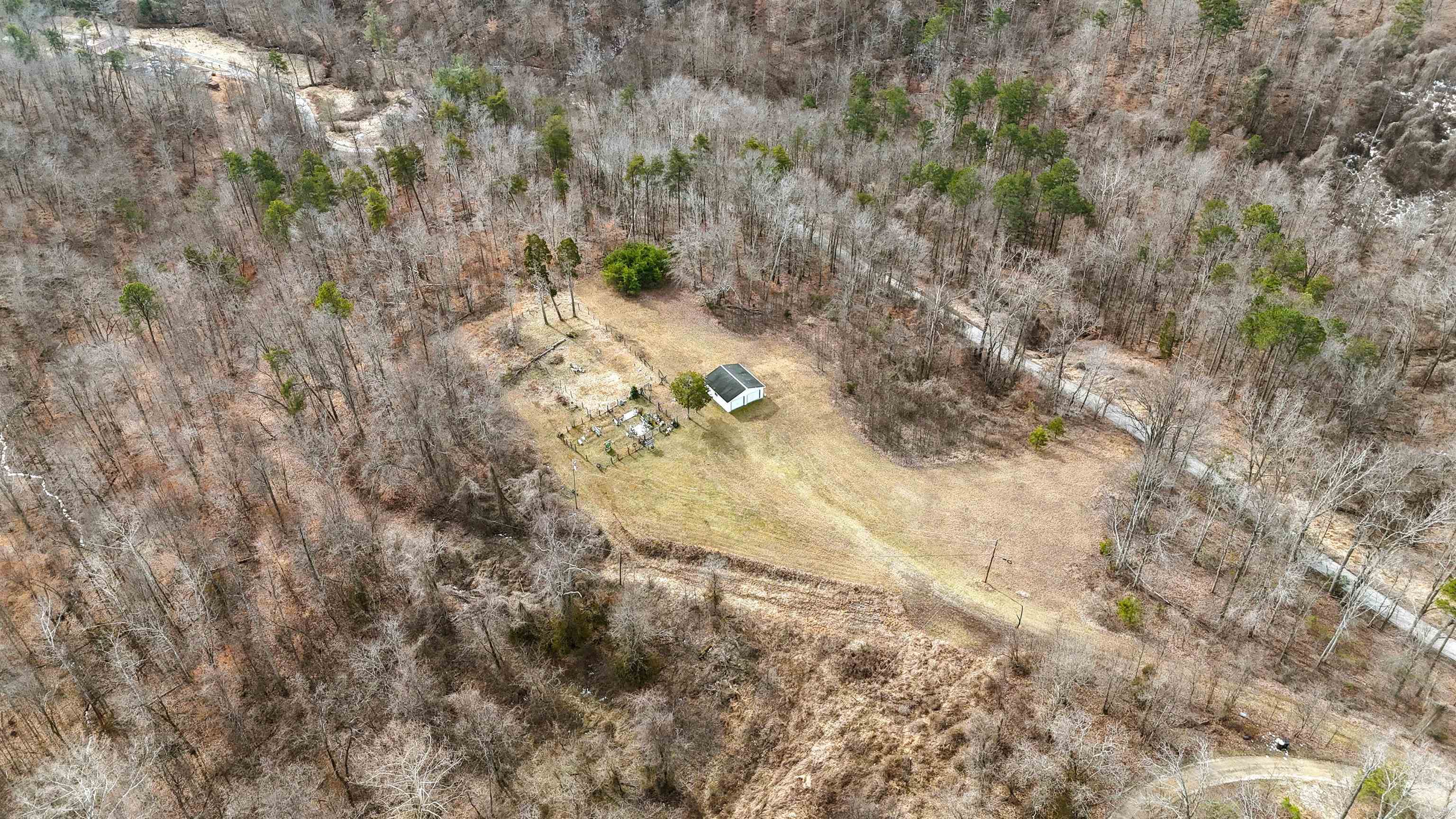 https://zimg.paragon.ice.com/ParagonImages/Property/PH/AABRKY/60124/2/0/0/175f1b6e97d9bd72e0bde13cbb60a116/0/0a0886058f2b839552ba7df3a89dcd67/60124-7cc8a1d8-40a8-40c1-b997-aedf53527b1b.JPG