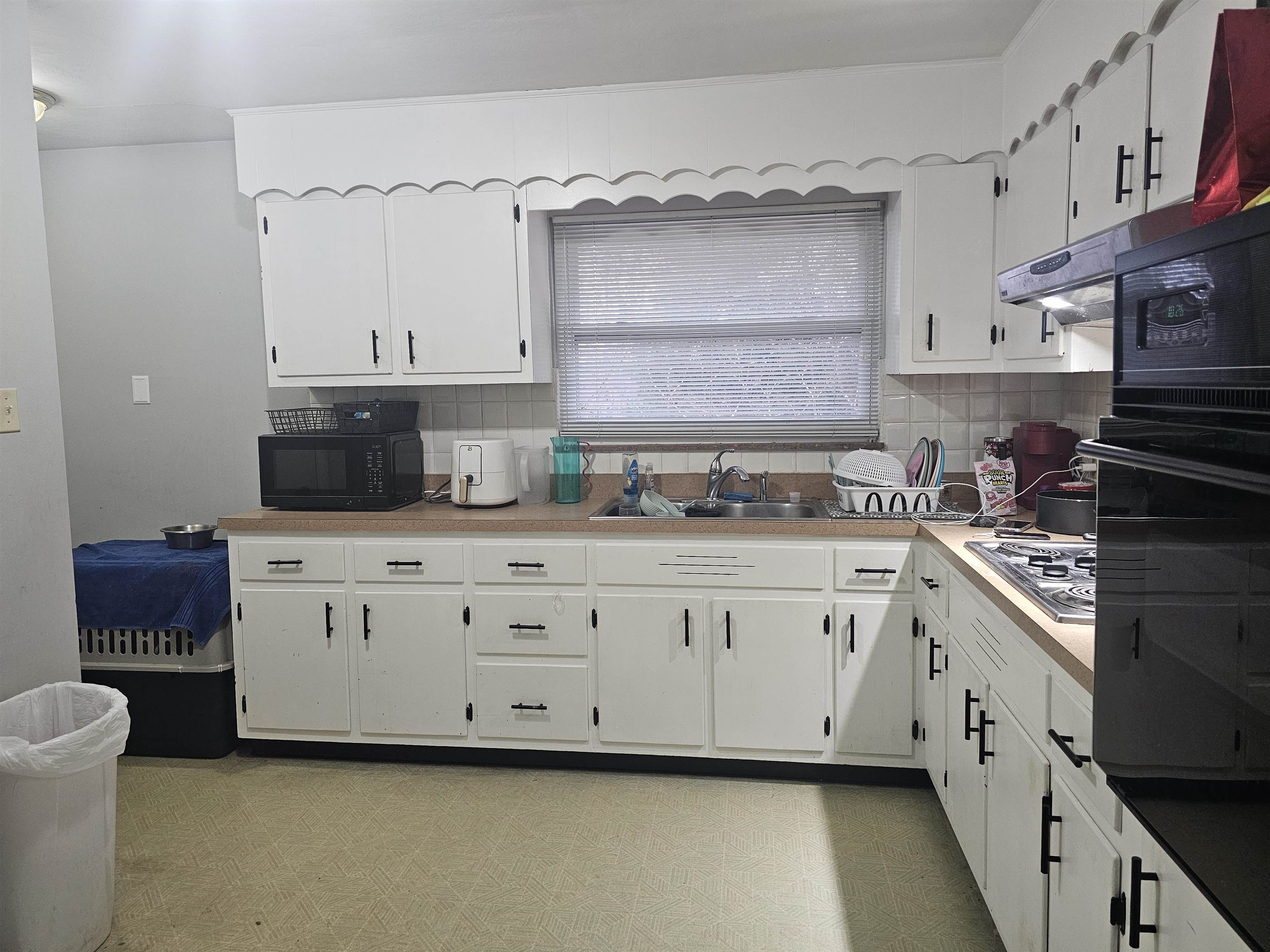 https://zimg.paragon.ice.com/ParagonImages/Property/PH/AABRKY/60125/10/0/0/68ba1a2b5911356d90757dffbb105678/0/8a6fcdf470ef8bf535566dda5e214bd9/60125-3c17d557-8fee-49a3-a9f3-d1ac3c26785e.JPG