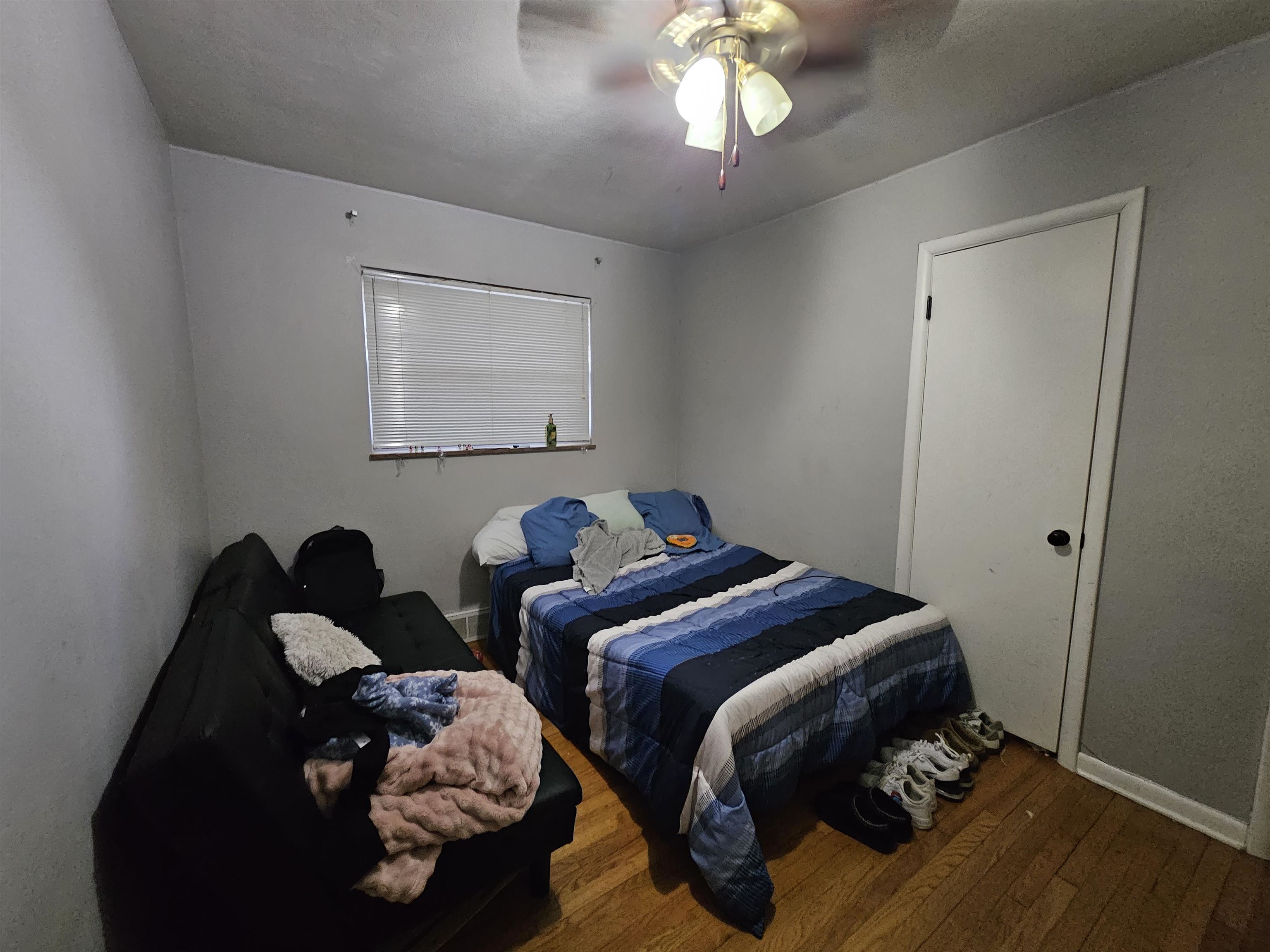 https://zimg.paragon.ice.com/ParagonImages/Property/PH/AABRKY/60125/3/0/0/2d04a99a871a9686765d1da95201442b/0/8a6fcdf470ef8bf535566dda5e214bd9/60125-069f636a-65d2-408d-8d6d-2d8b4c672d8f.JPG