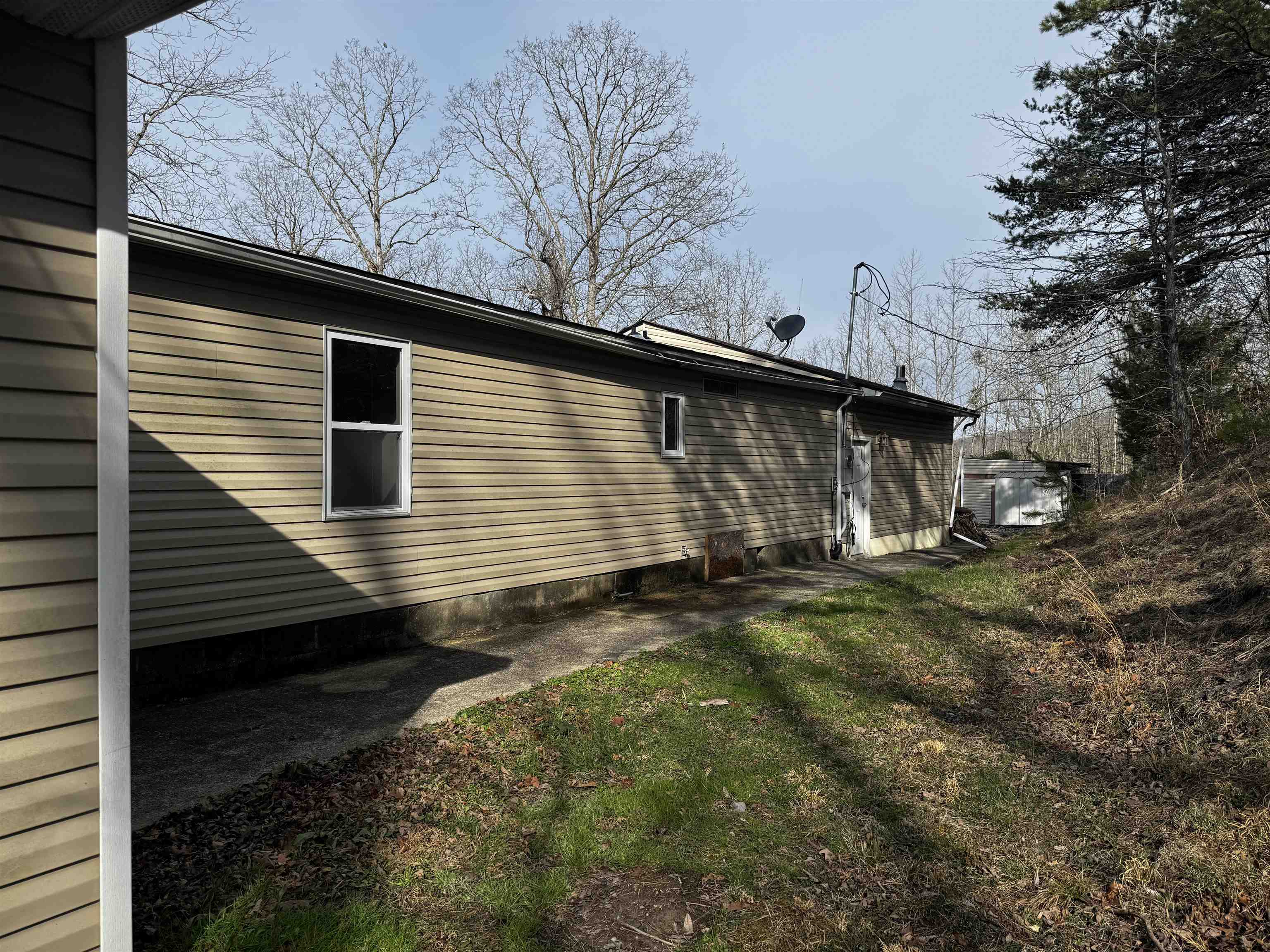 https://zimg.paragon.ice.com/ParagonImages/Property/PH/AABRKY/60131/4/0/0/efd1a631db94c4836764cf292466c962/0/9fa4456e1ec2c427c68d6185ad89e9bb/60131-e521b36c-5b73-4b0f-acfb-64e096e27f99.JPG
