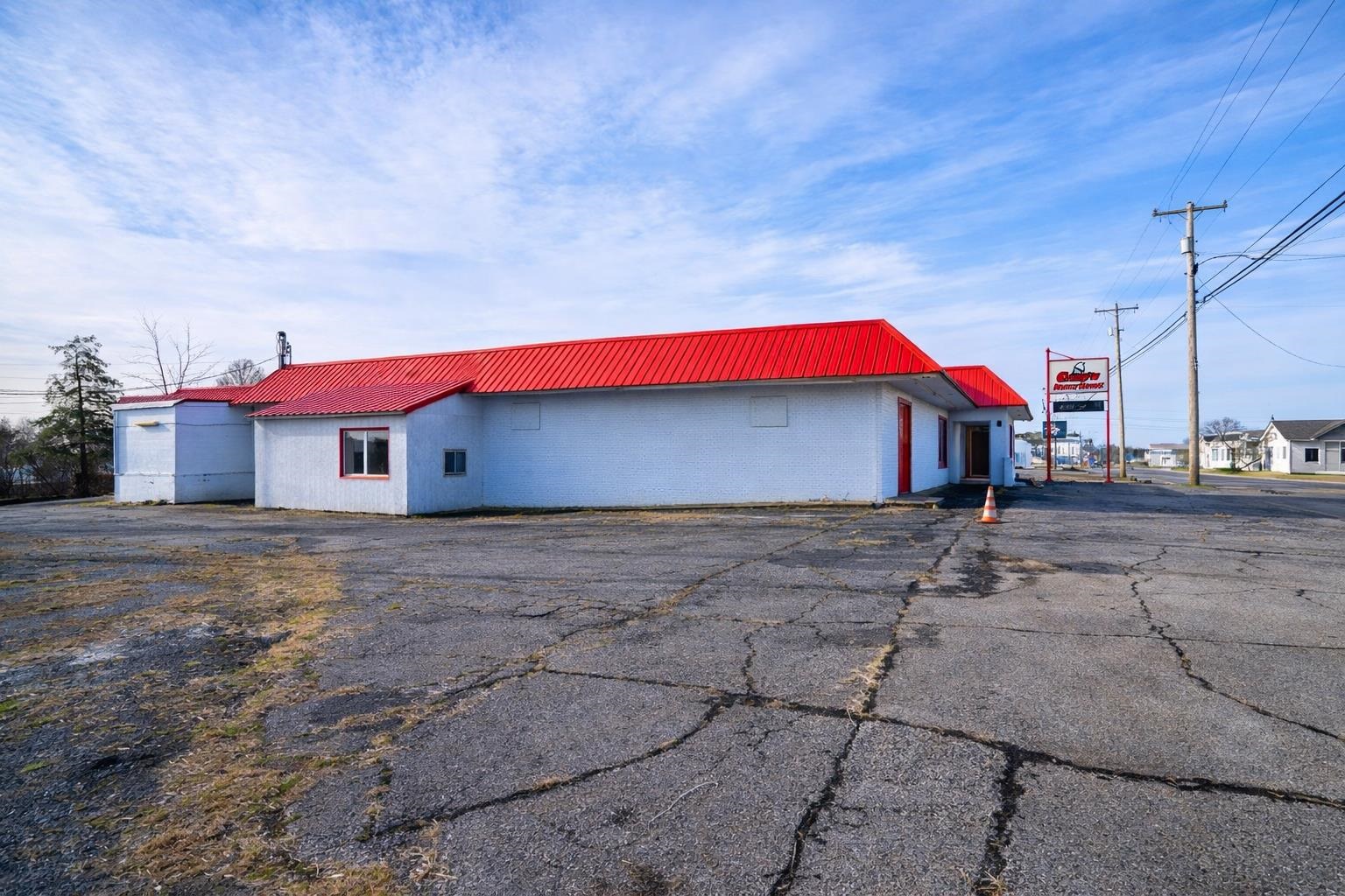 https://zimg.paragon.ice.com/ParagonImages/Property/PH/AABRKY/60152/2/0/0/ab2155c7abd69cb1c123d839004e7871/0/d595ca9d96823ea91c2abe67222e0693/60152-107de341-30de-4831-991d-957f8aace595.JPG