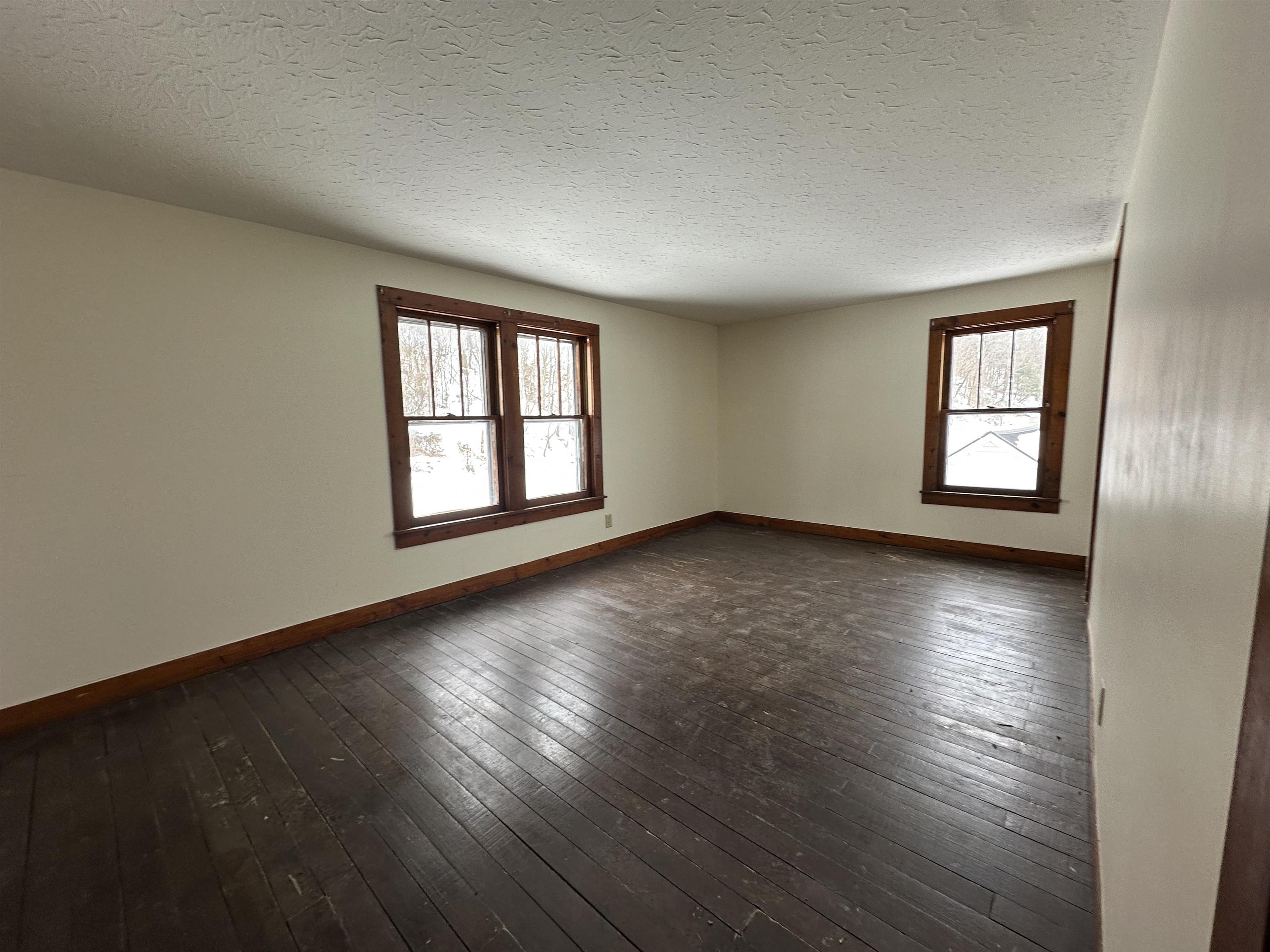 https://zimg.paragon.ice.com/ParagonImages/Property/PH/AABRKY/60158/12/0/0/9053394a1e4735a4520e9e02c5afd8d4/0/c4e9cdfd4ddcb55ba640f6069287f2a3/60158-abccd83c-6ce8-4208-90d5-9552fc268a7a.JPG