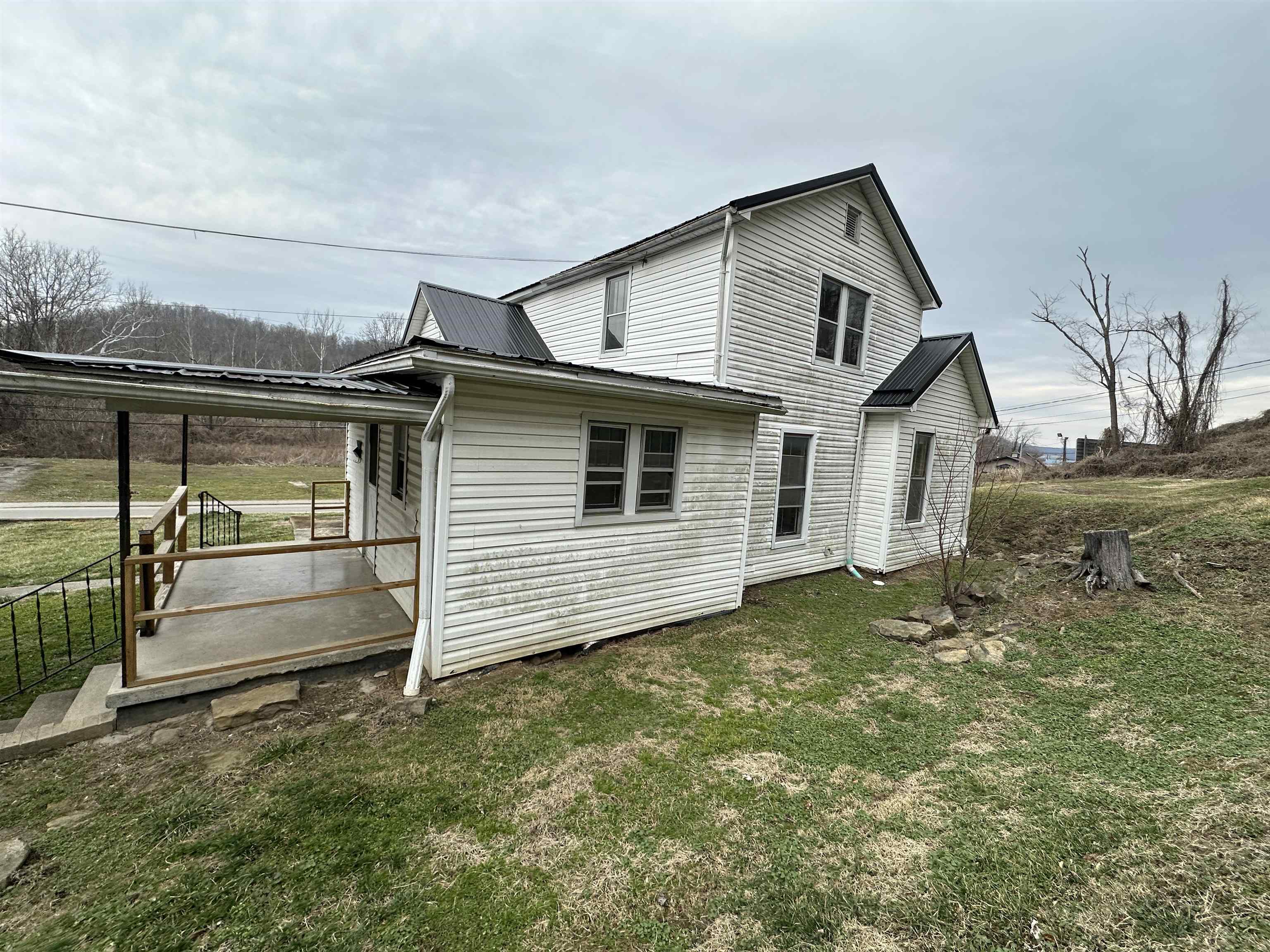 https://zimg.paragon.ice.com/ParagonImages/Property/PH/AABRKY/60158/2/0/0/2b9cd73fb681acc7b1660548b6624b1f/0/c4e9cdfd4ddcb55ba640f6069287f2a3/60158-97fbc6db-78c5-49c8-800d-035e42ffed2c.JPG