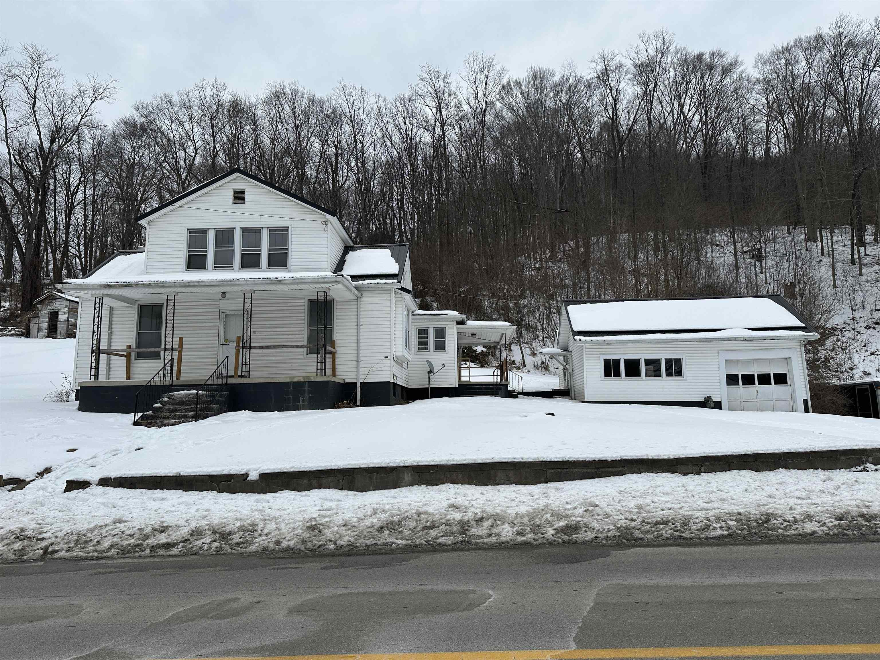 https://zimg.paragon.ice.com/ParagonImages/Property/PH/AABRKY/60158/3/0/0/4625f33ac92c2546a7bb441bf9ce92a9/0/c4e9cdfd4ddcb55ba640f6069287f2a3/60158-1c964ef7-28a0-4d6d-8c9d-24c47400ea2b.JPG
