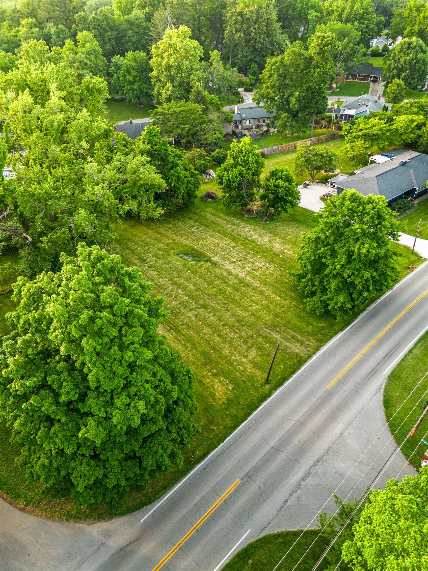https://zimg.paragon.ice.com/ParagonImages/Property/PH/AABRKY/60170/2/0/0/41d98752f1866f3b89bb483a5b4e0ef7/0/4af9026ce59d77e449b22bb474773e12/60170-8411ade3-debf-449c-98f3-e2a457f5c7aa.JPG