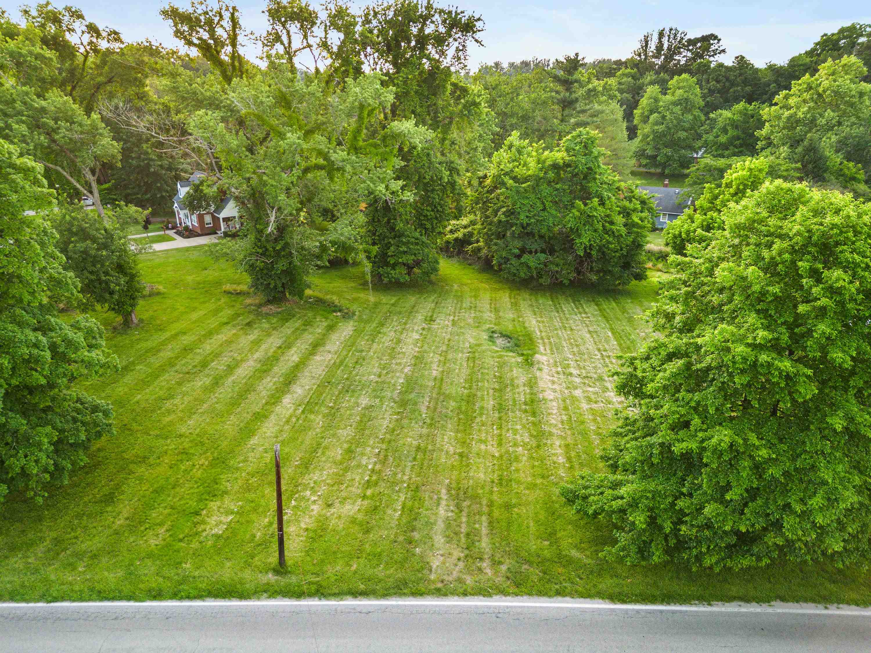 https://zimg.paragon.ice.com/ParagonImages/Property/PH/AABRKY/60170/4/0/0/4eead369181012e9ad2d88a0d5adbcac/0/4af9026ce59d77e449b22bb474773e12/60170-6495fdd6-9252-41d1-b7a3-29be57a6442e.JPG